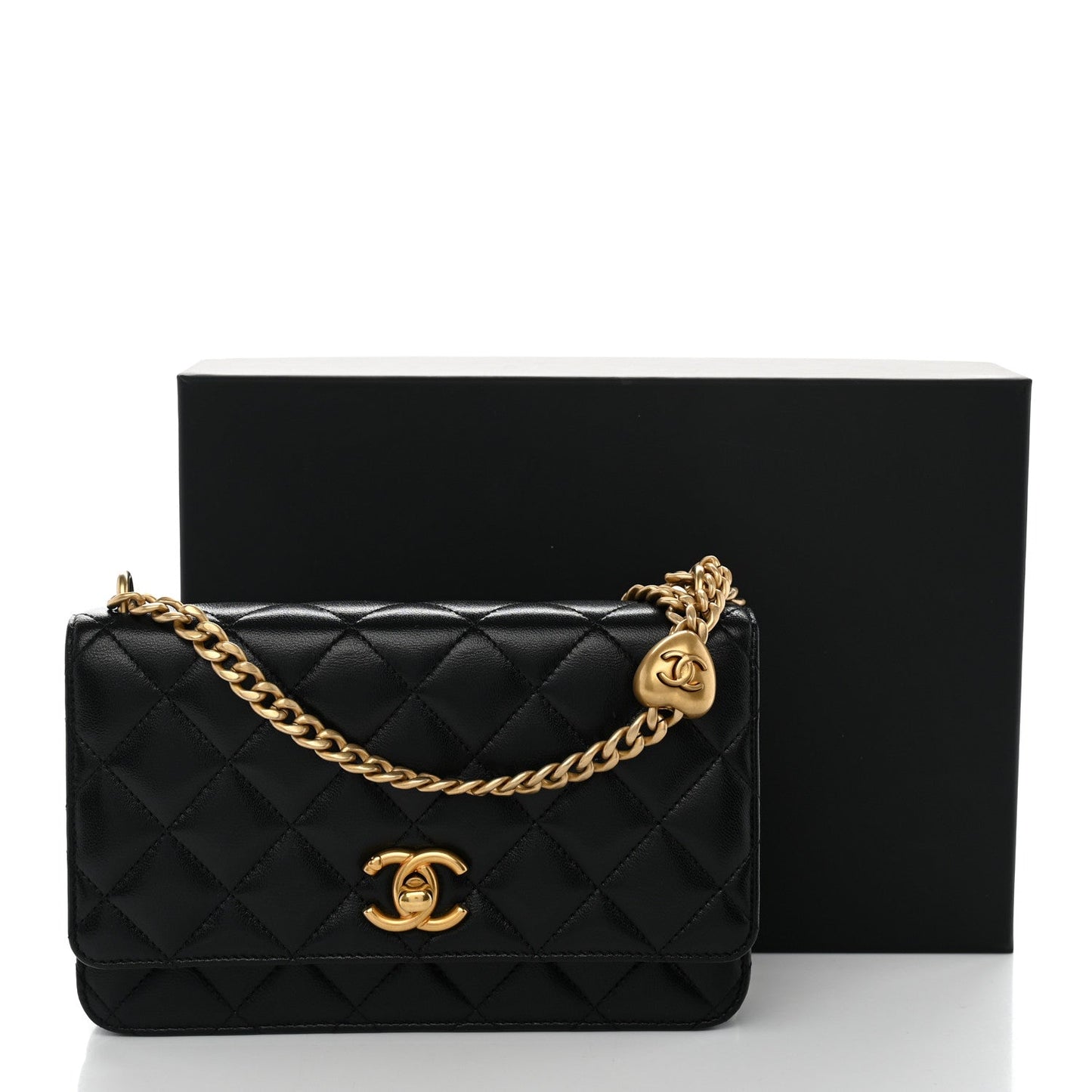Lambskin Quilted Sweetheart Wallet On Chain WOC Black