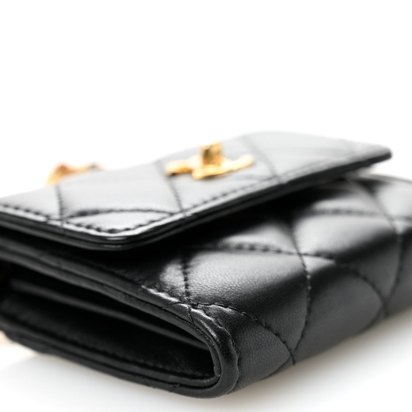 Lambskin Quilted Pearl Crush Card Holder With Chain Black