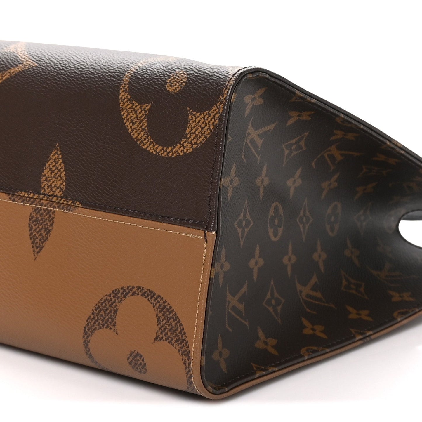 Reverse Monogram Giant Onthego MM