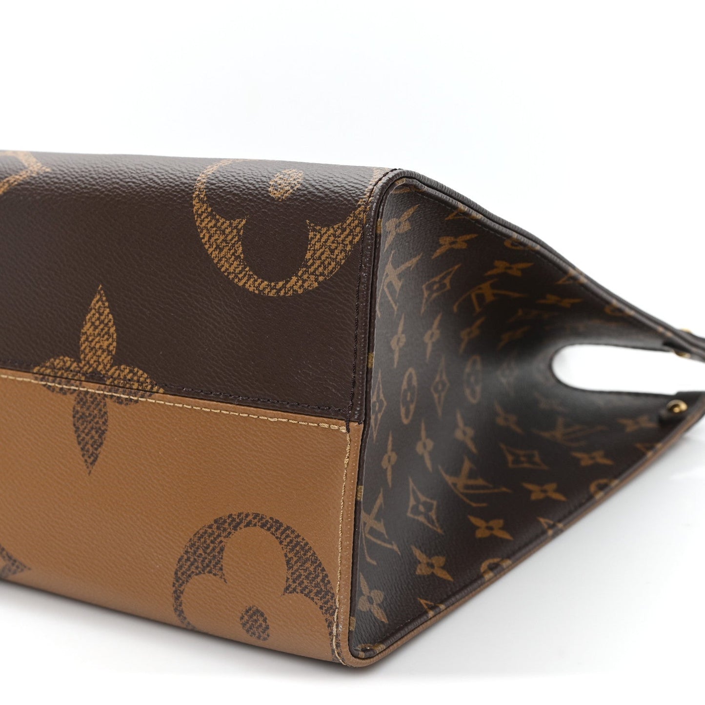 Reverse Monogram Giant Onthego MM