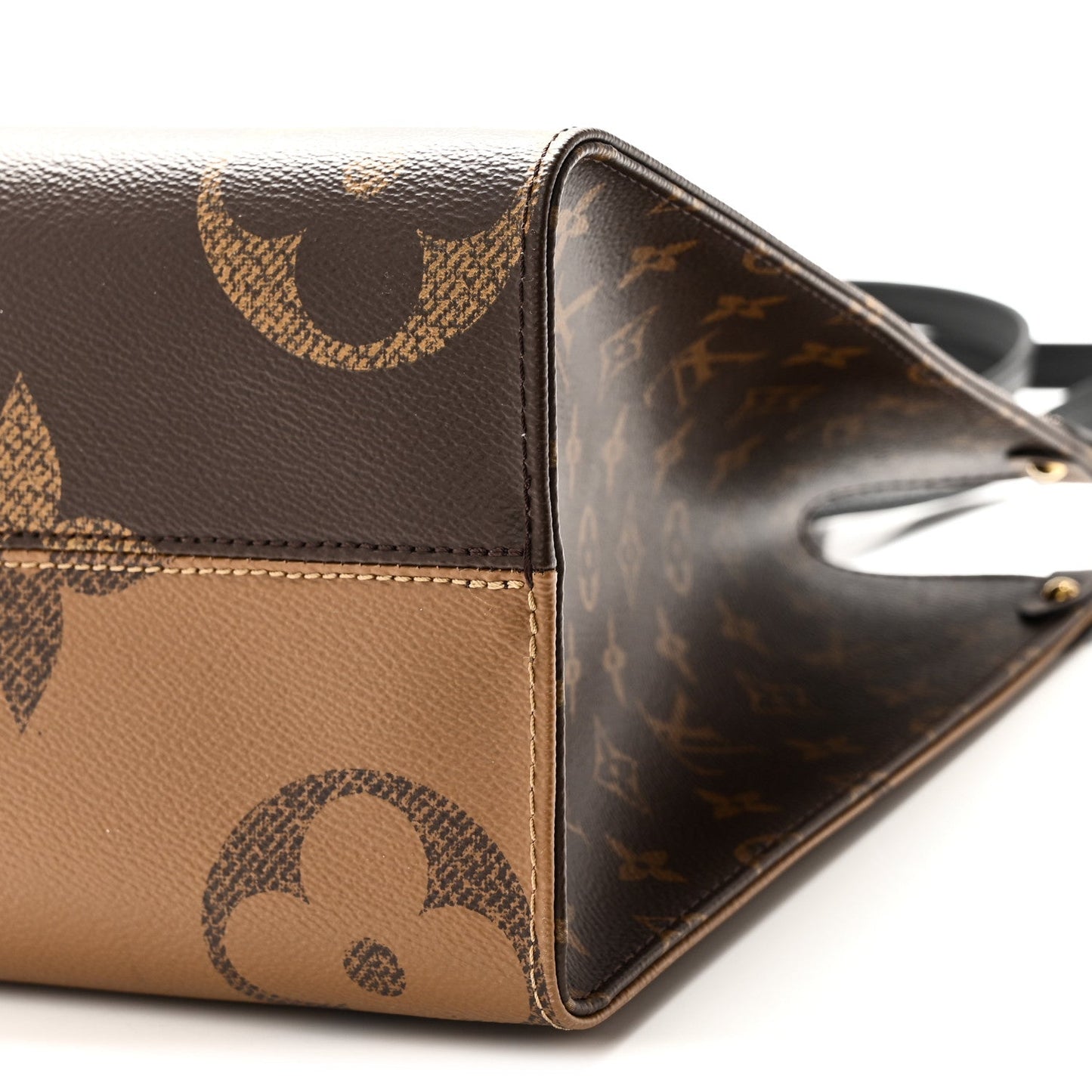 Reverse Monogram Giant Onthego MM
