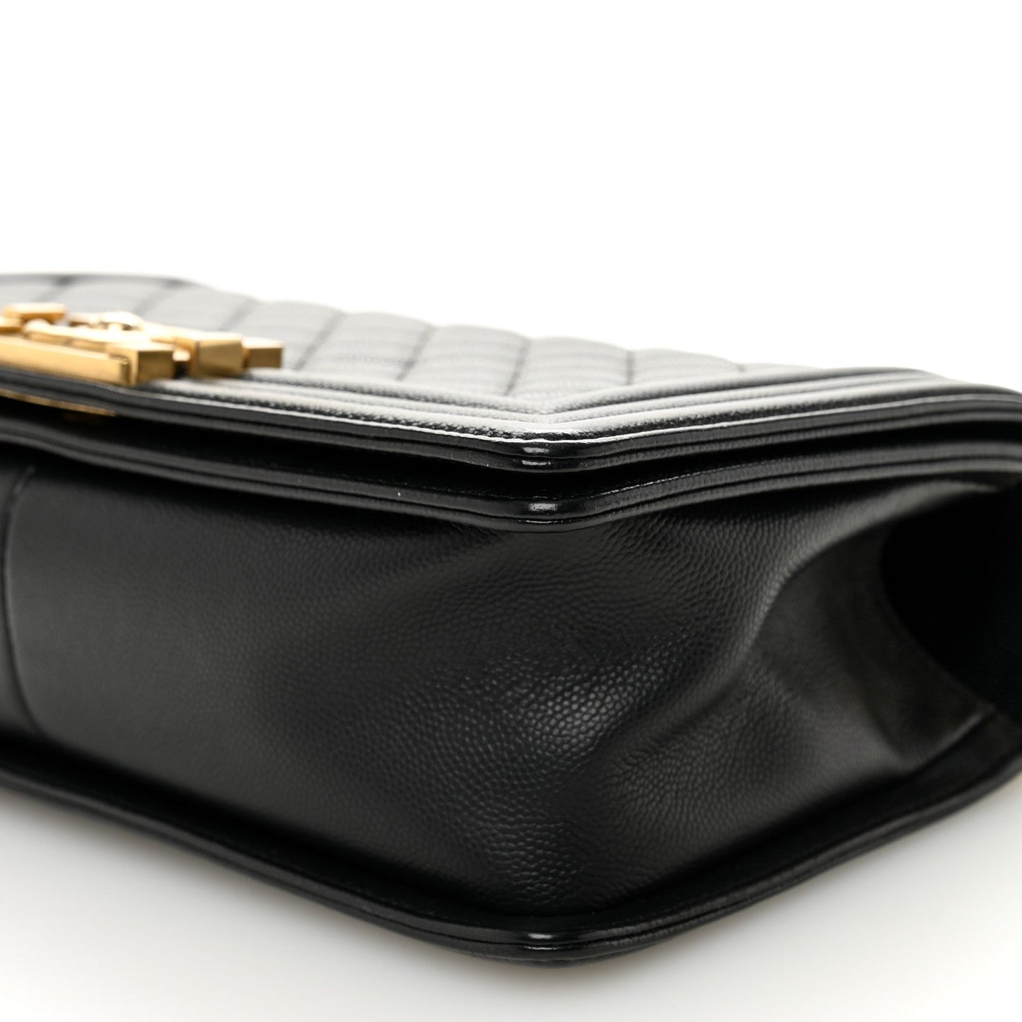 Caviar Quilted Medium Boy Flap Black
