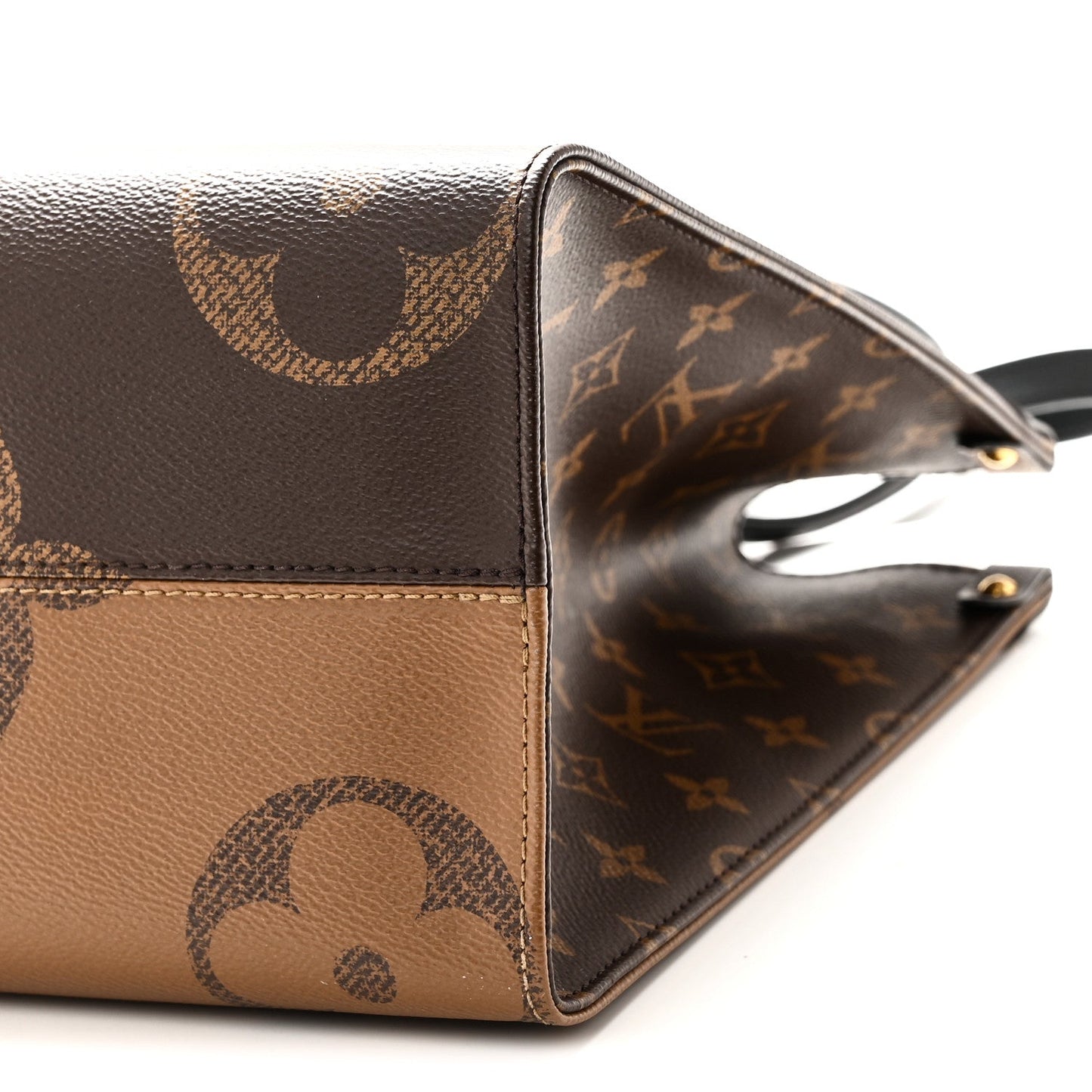 Reverse Monogram Giant Onthego MM