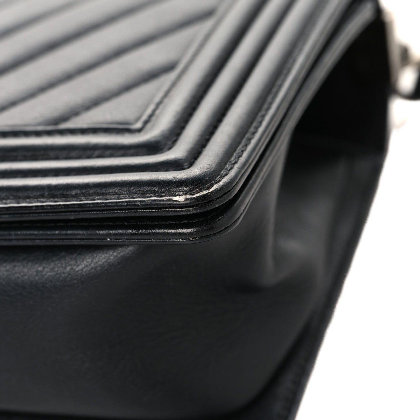 Lambskin Chevron Quilted Medium Boy Flap Black