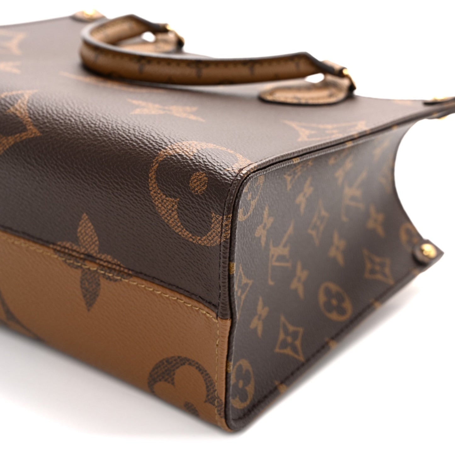 Reverse Monogram Giant Onthego PM