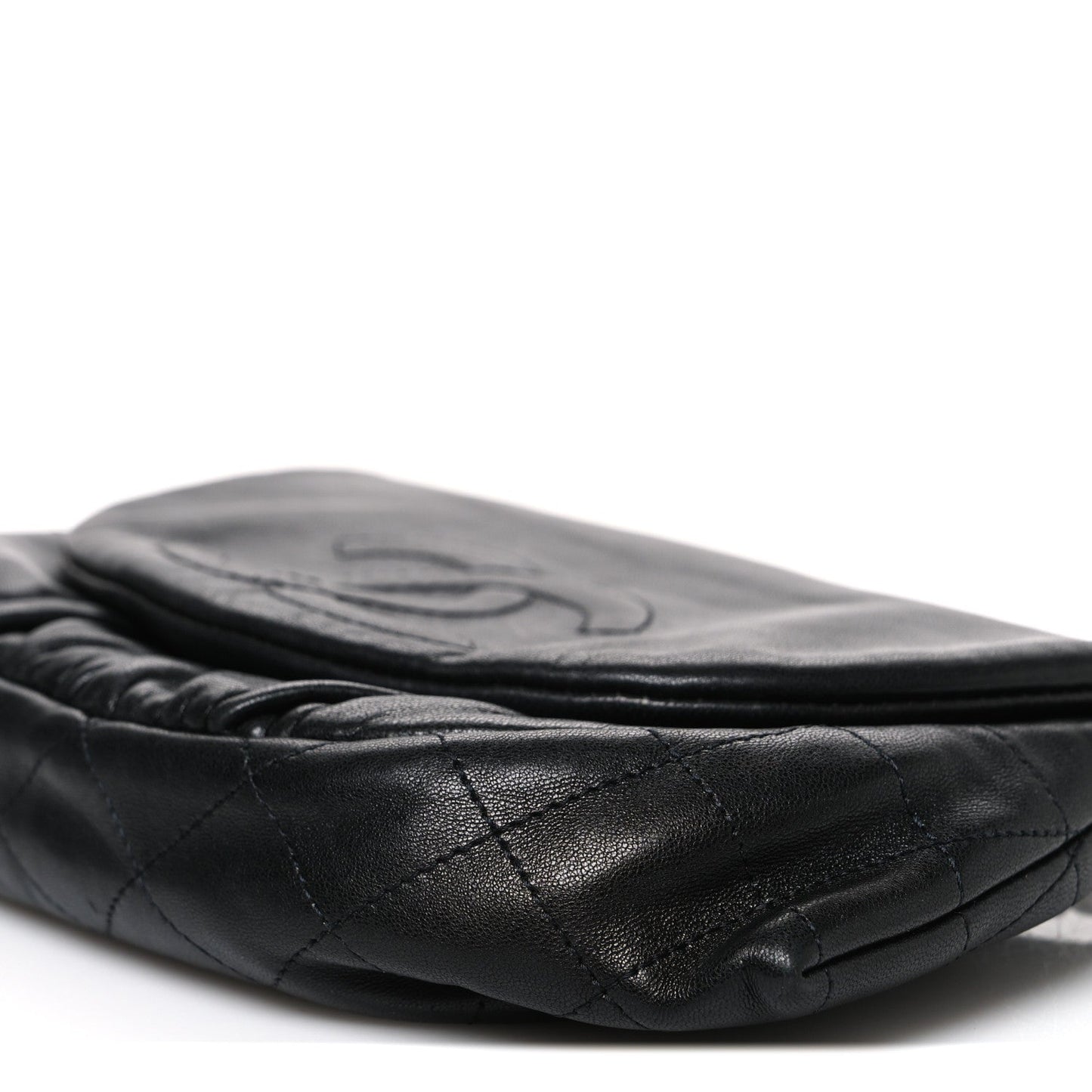 Lambskin Half Moon Wallet On Chain WOC Black