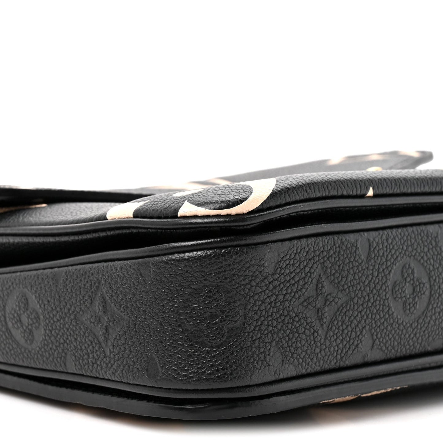 Empreinte Monogram Giant Crafty Pochette Metis Black Creme