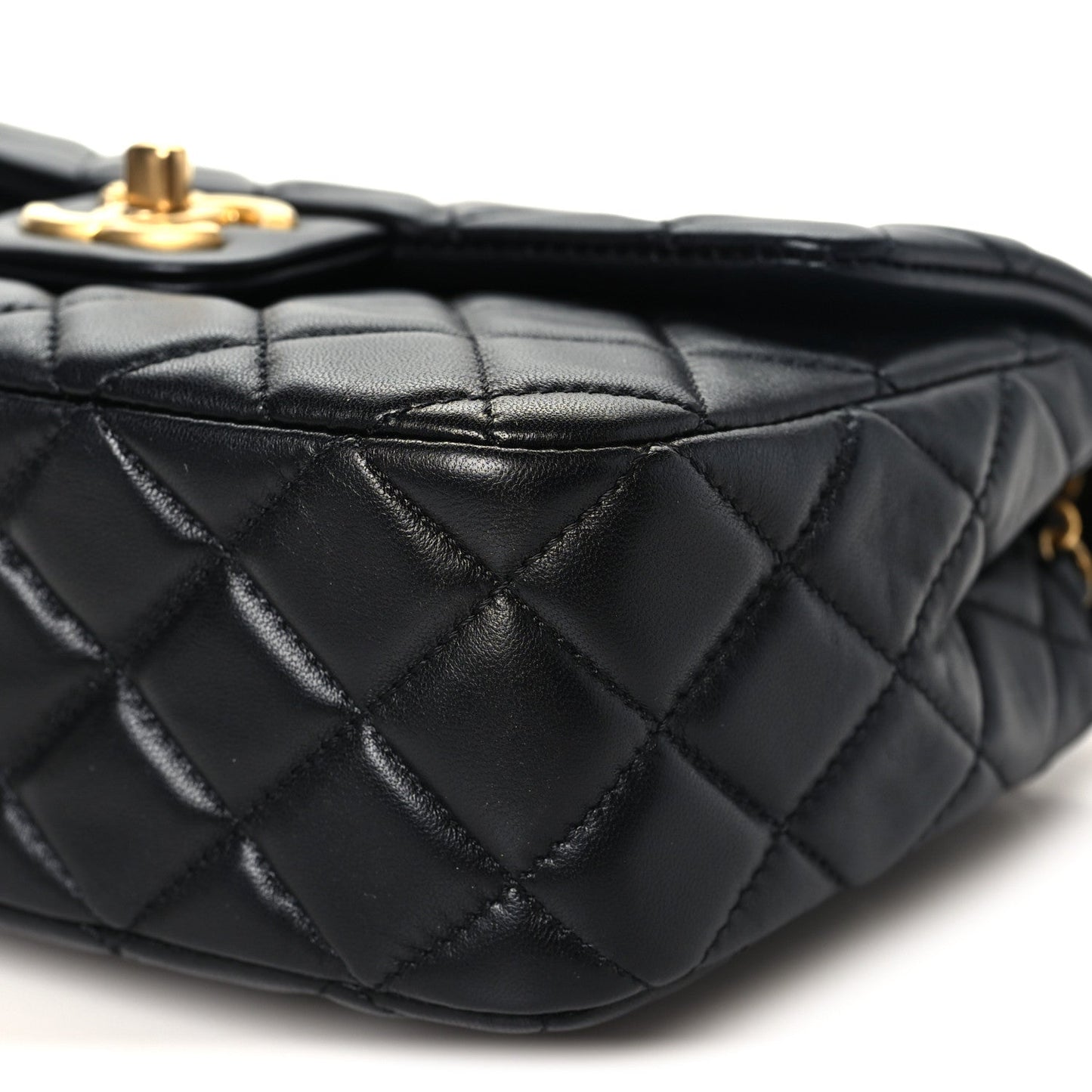 Lambskin Enamel Quilted Small Coco Hearts Square Flap Black