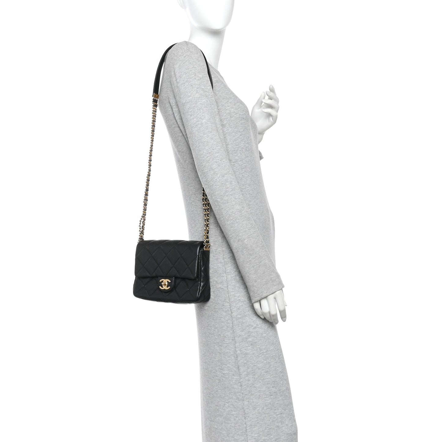 Shiny Caviar Quilted Mini Chain Messenger Flap Bag Black