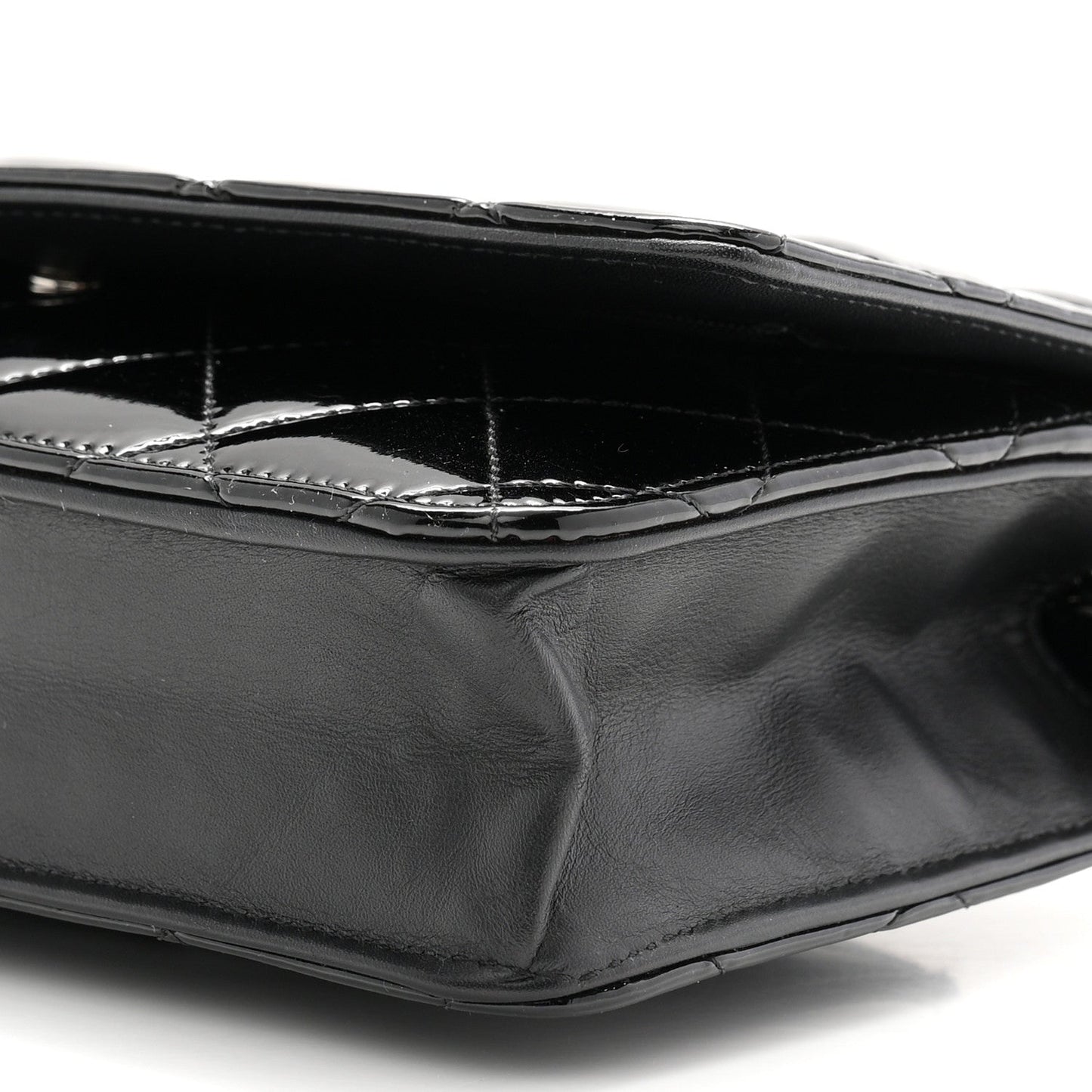 Patent Quilted Wallet On Chain WOC Black