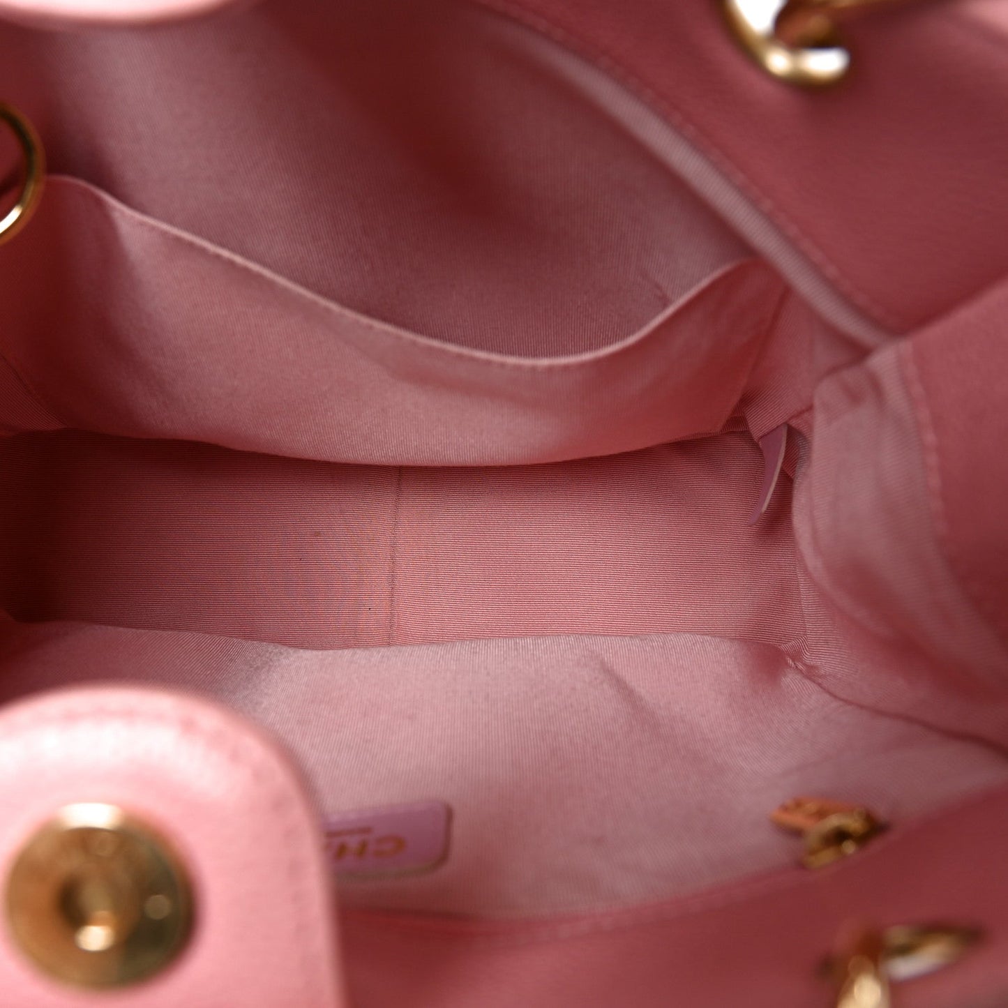 Caviar Quilted Petit Shopping Tote PST Pink