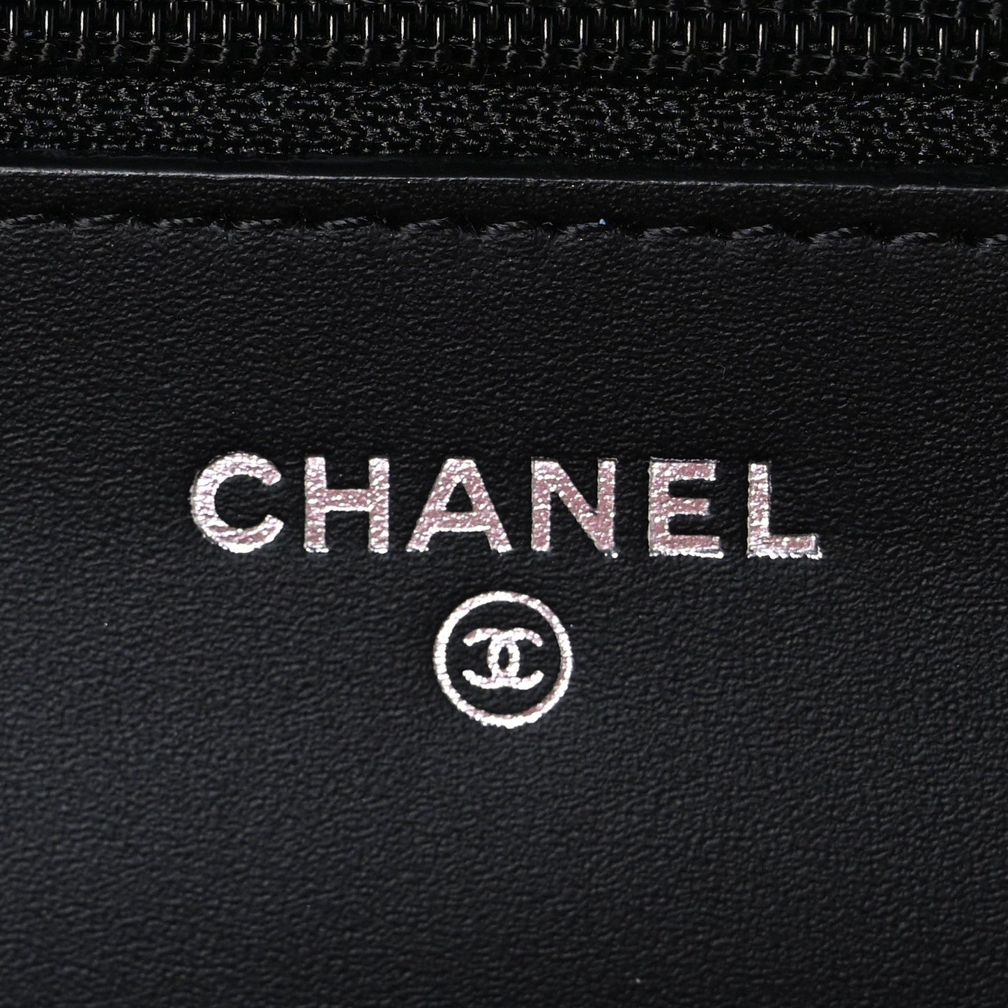 Patent Quilted Wallet On Chain WOC Black