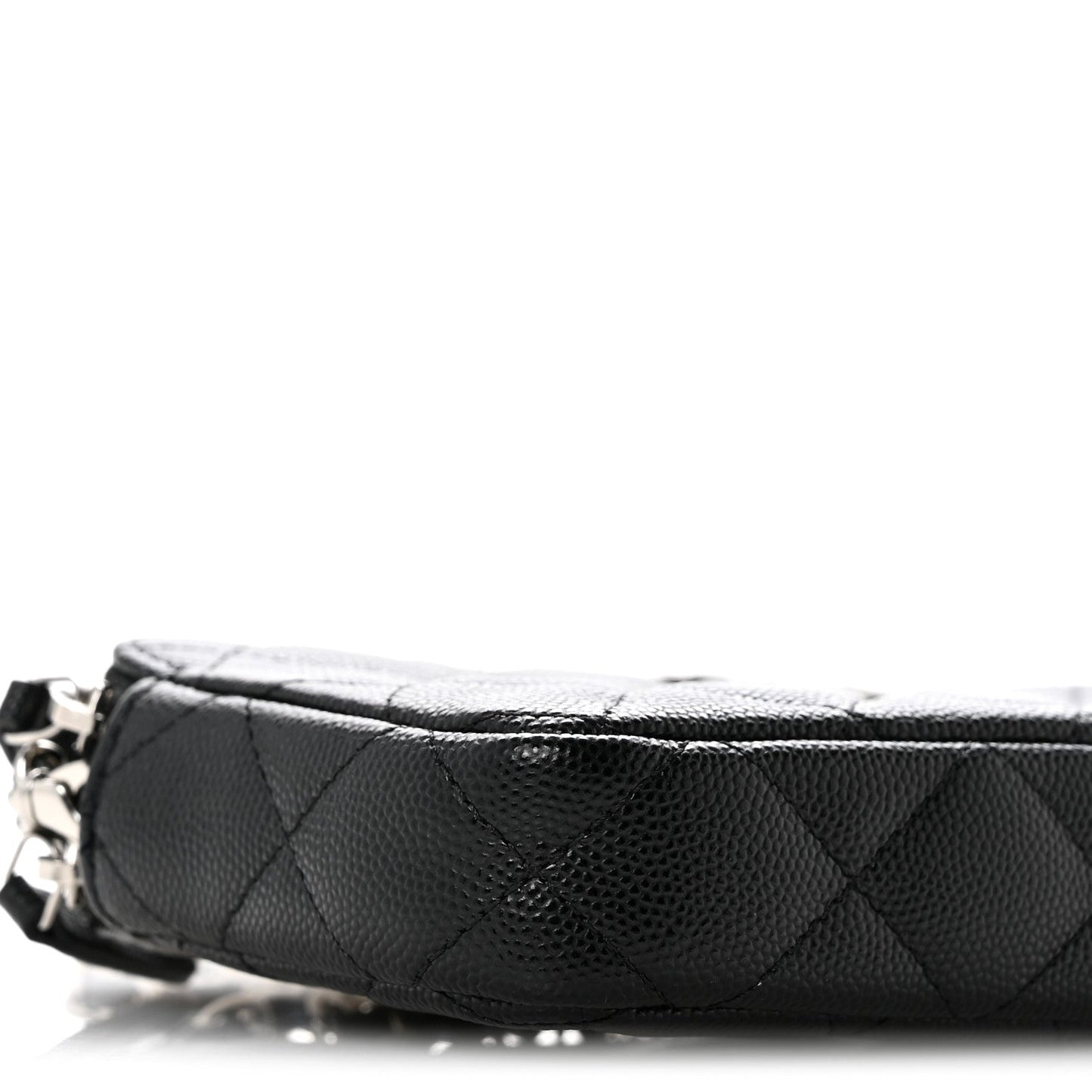 Caviar Quilted Logo Small Clutch With Chain Black