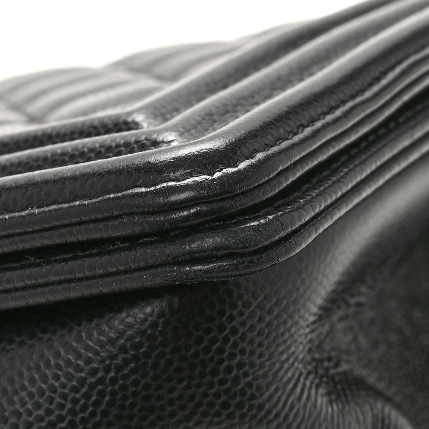 Caviar Quilted Medium Boy Flap Black