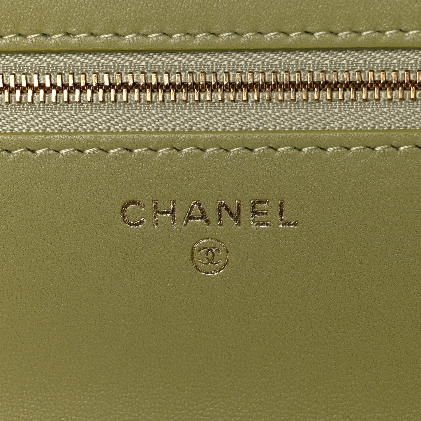 Calfskin Lizard Embossed Wallet On Chain WOC Green