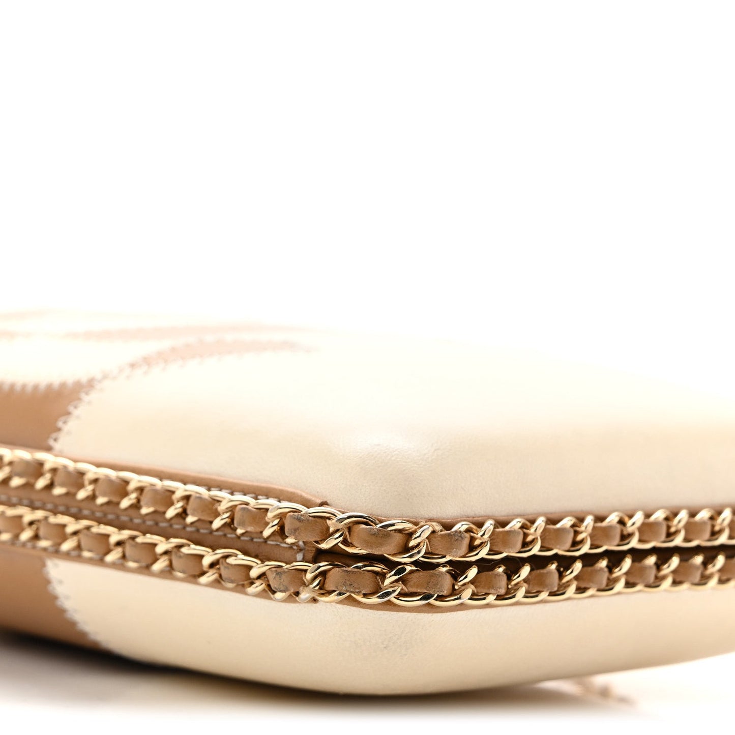 Lambskin CC Stitch Chain Around Clutch  Beige White