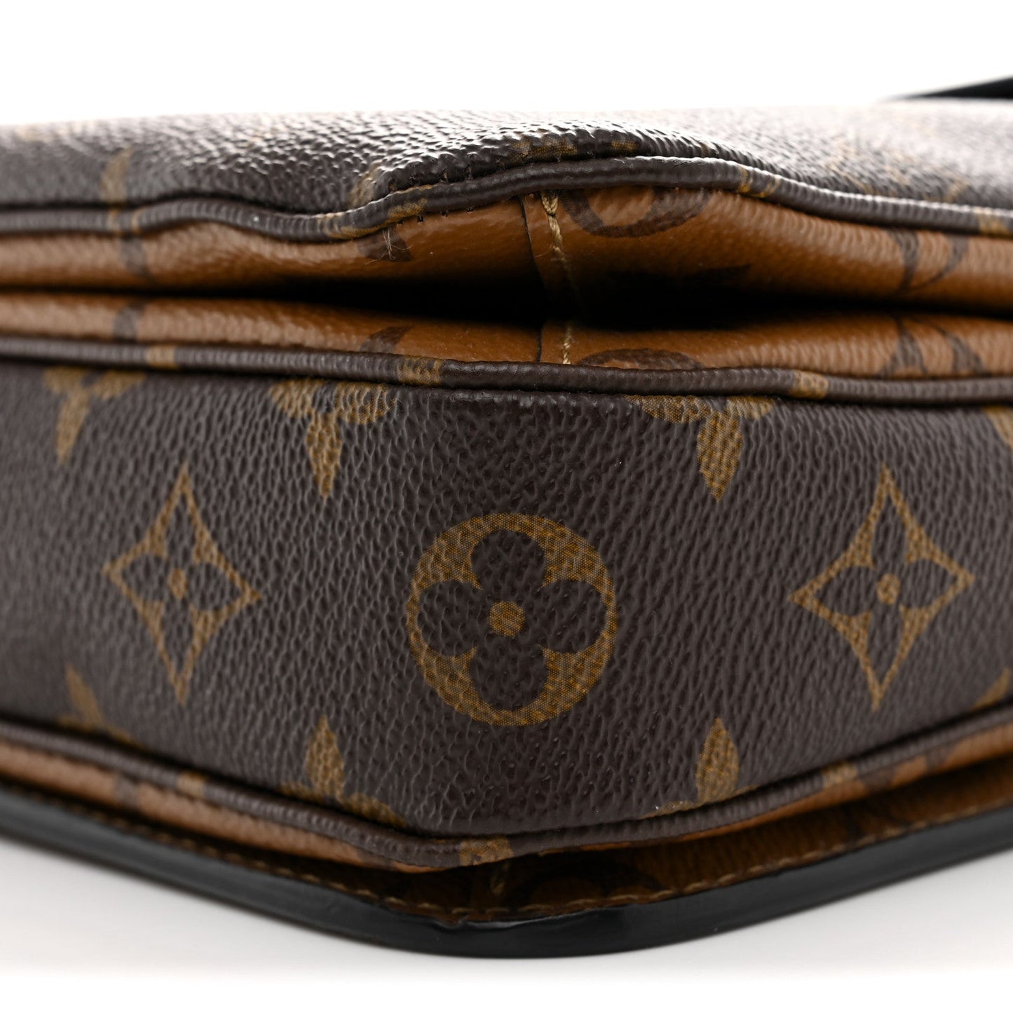 Reverse Monogram Pochette Metis