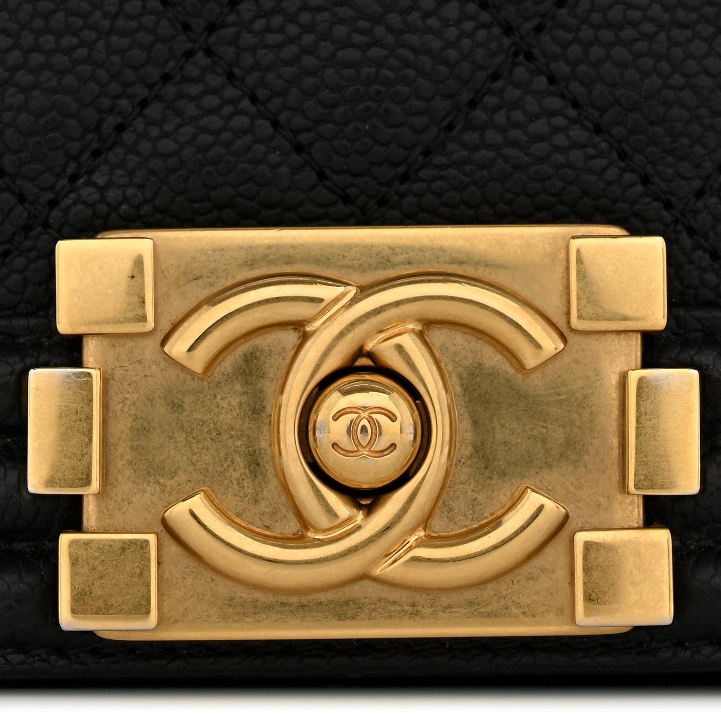 Caviar Quilted Medium Boy Flap Black