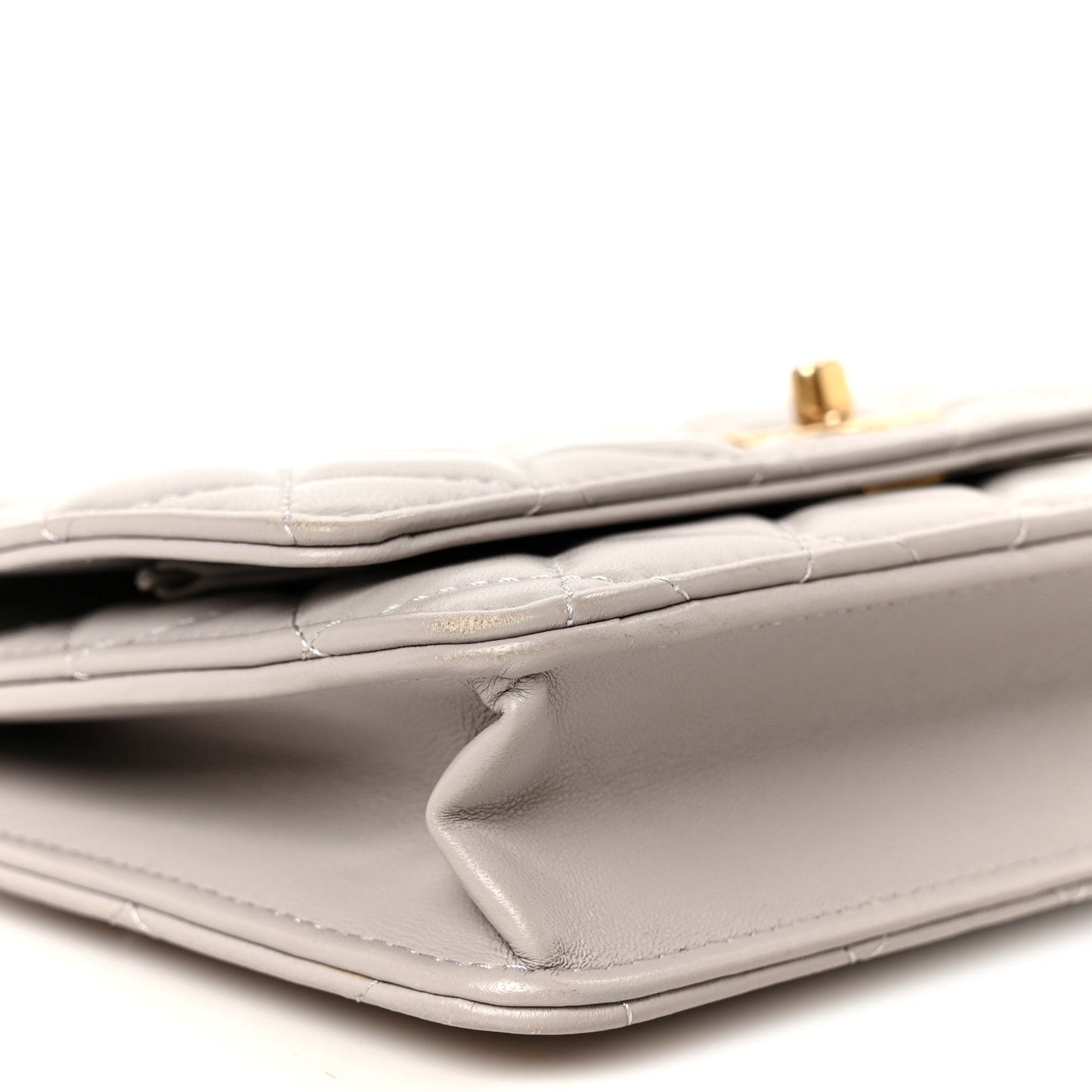 Lambskin Quilted CC Pearl Crush Wallet on Chain WOC Grey