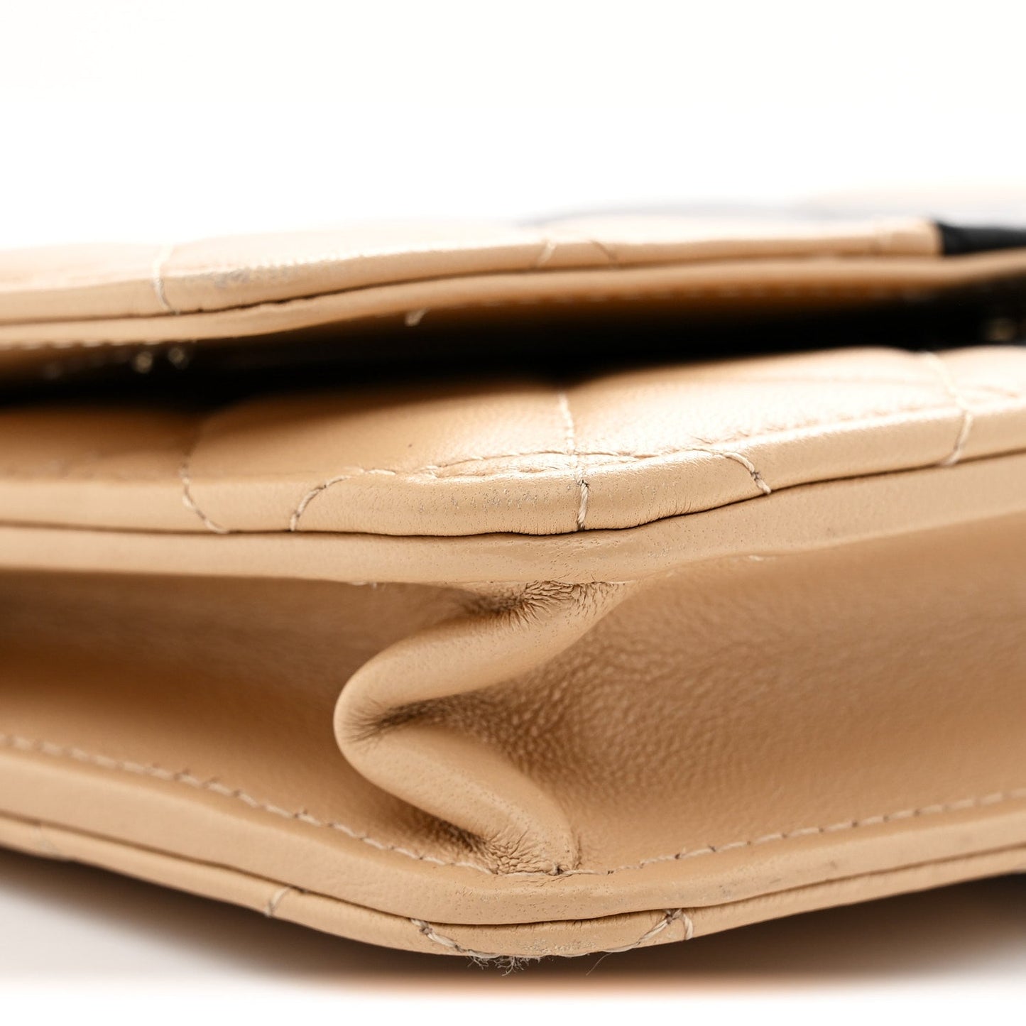 Lambskin Quilted Wallet On Chain WOC Beige Black