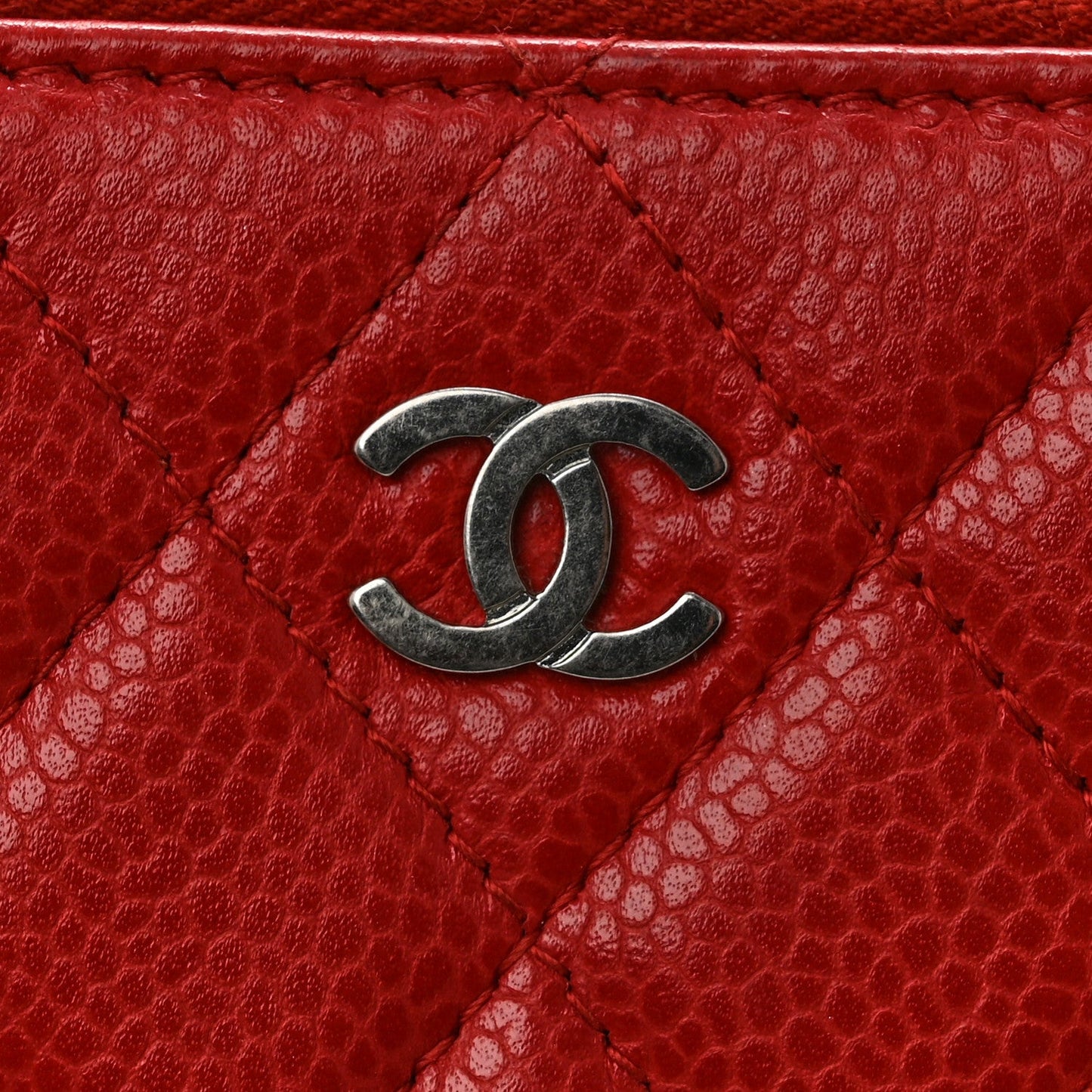Caviar Quilted CC Zip Tri-Fold Wallet Red