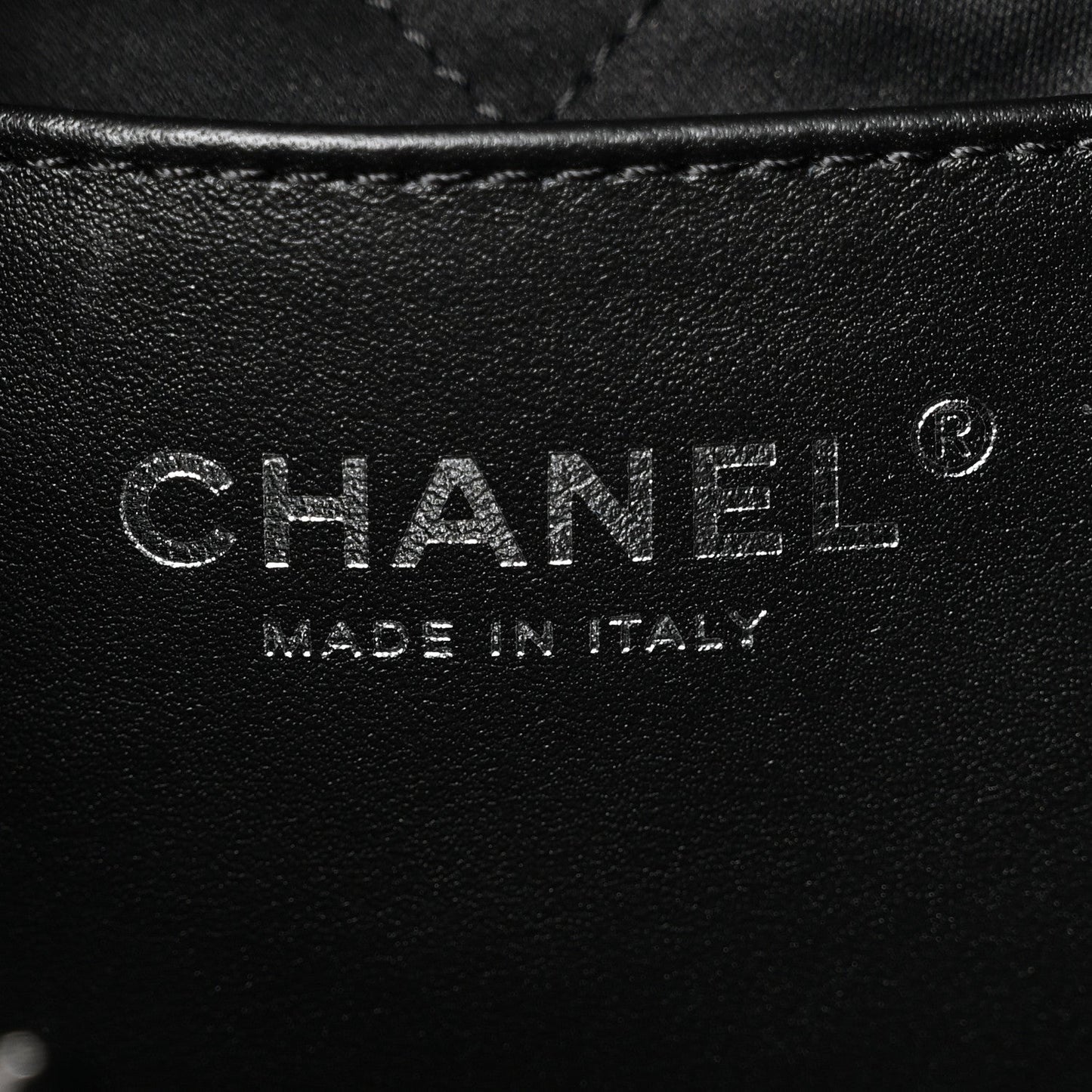 Shiny Calfskin Quilted Mini Chanel 22 So Black