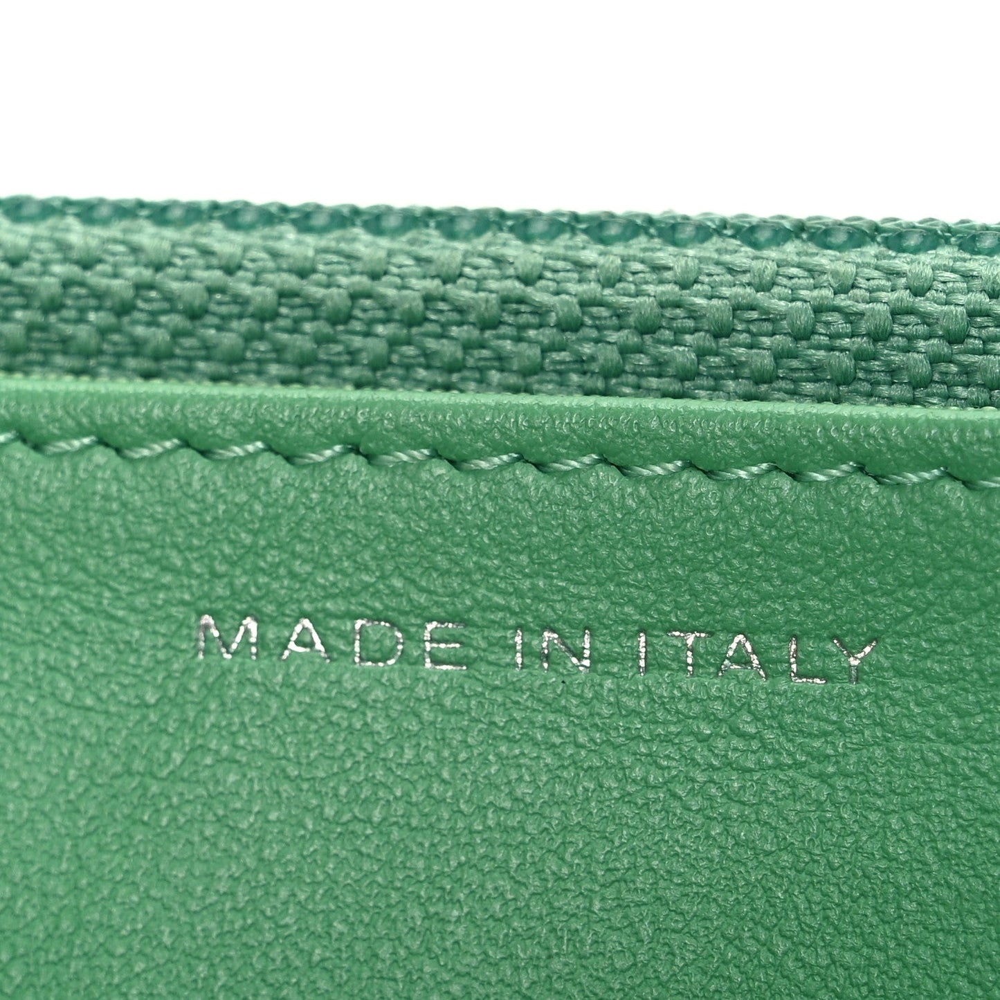 Caviar Chevron Quilted Wallet On Chain WOC Green