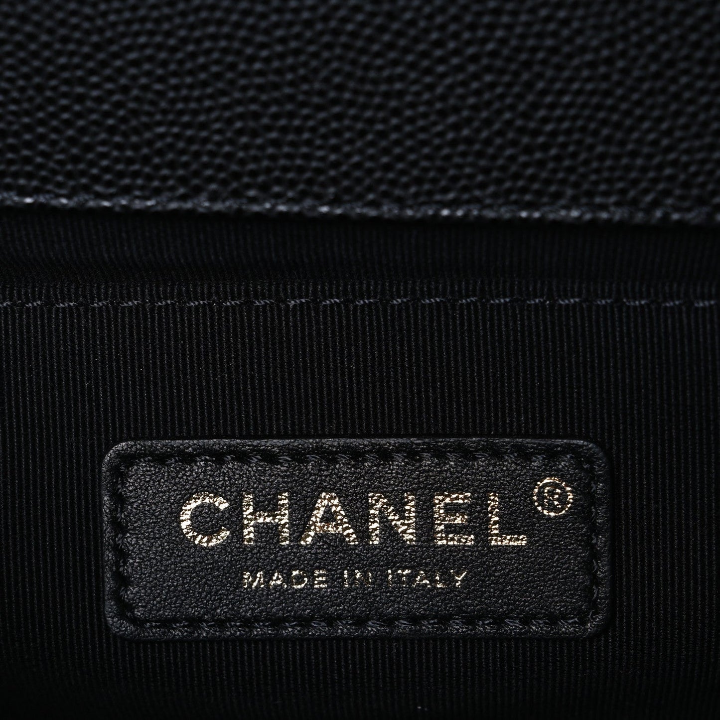 Caviar Quilted Medium Boy Flap Black