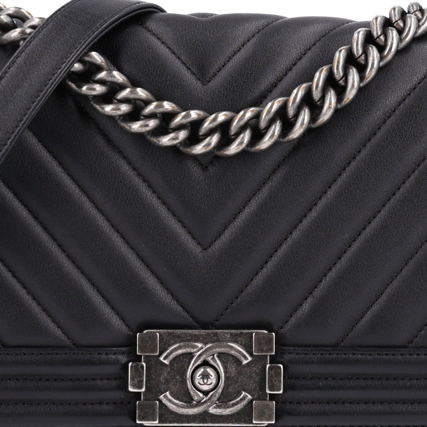 Lambskin Chevron Quilted Medium Boy Flap Black