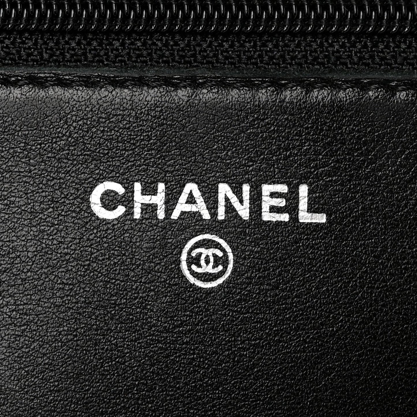 Patent Quilted Wallet On Chain WOC Black