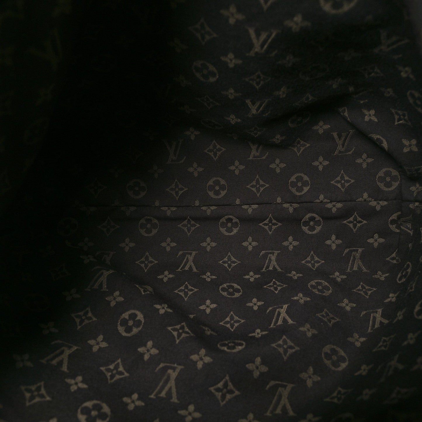 Calfskin Monogram Atlantis Vibe MM Black