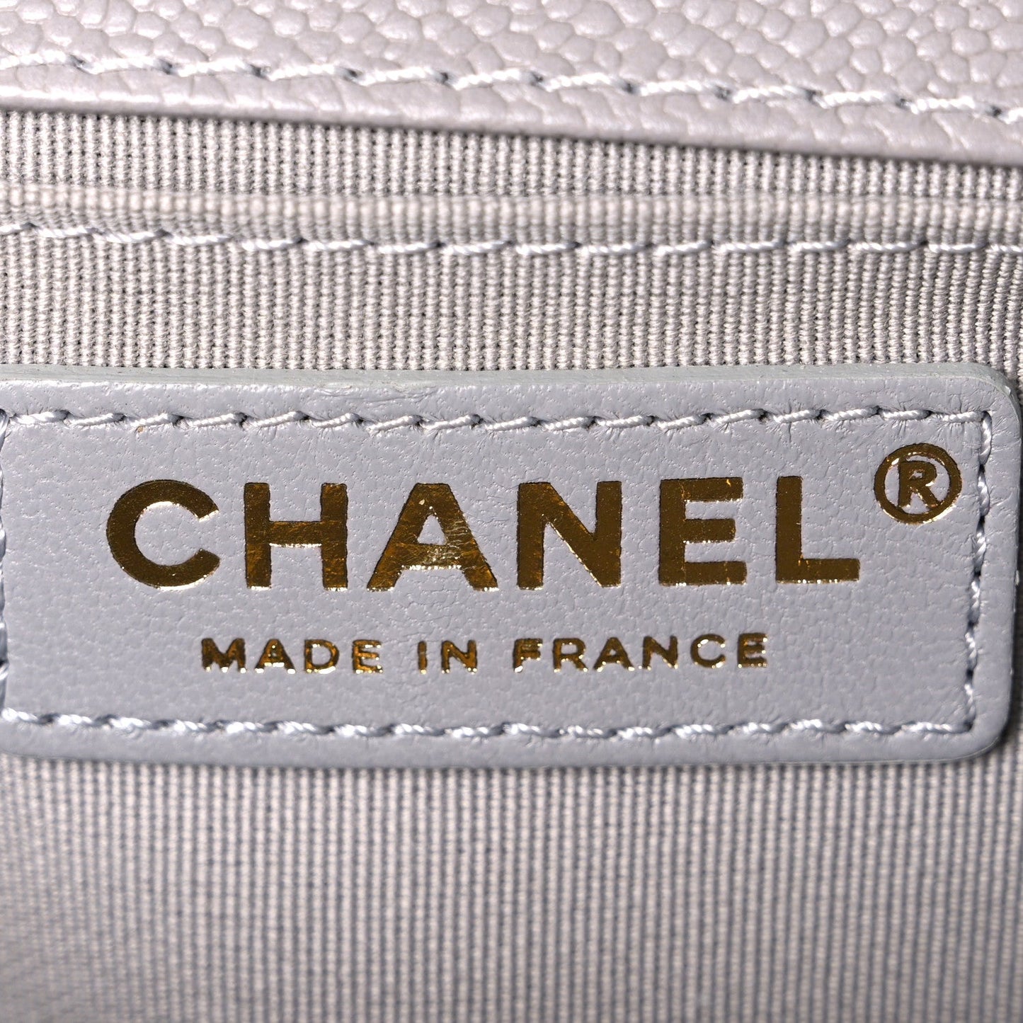 Caviar Quilted Chain Around Medium Boy Flap Grey