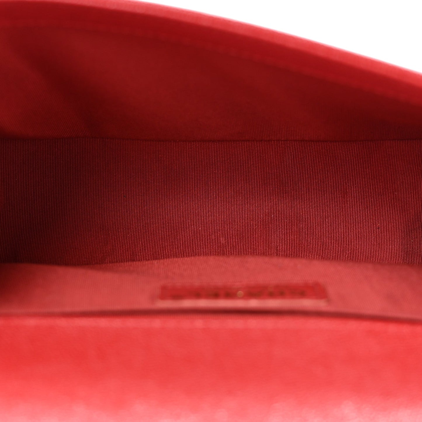 Caviar Quilted Medium Boy Flap Red