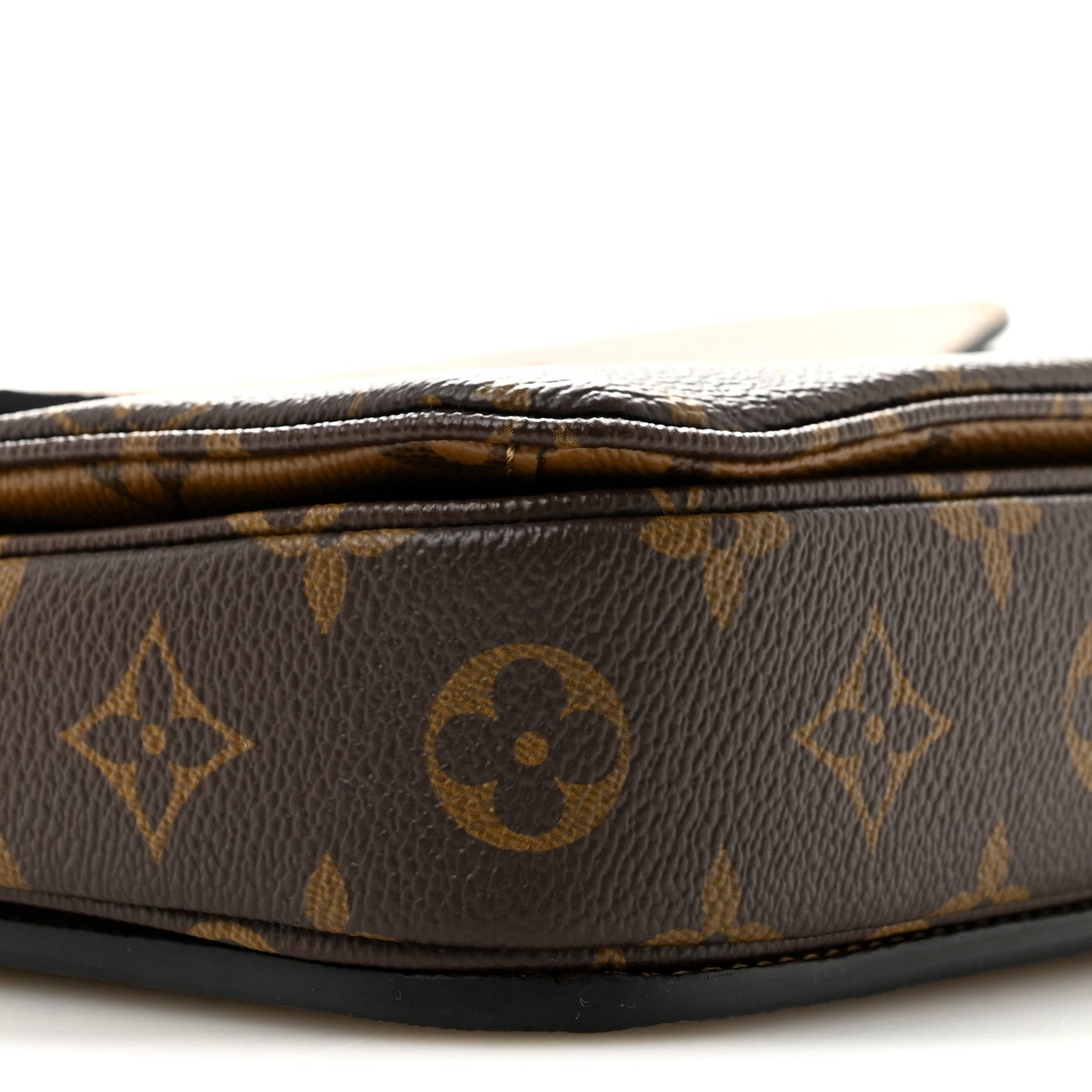 Reverse Monogram Pochette Metis