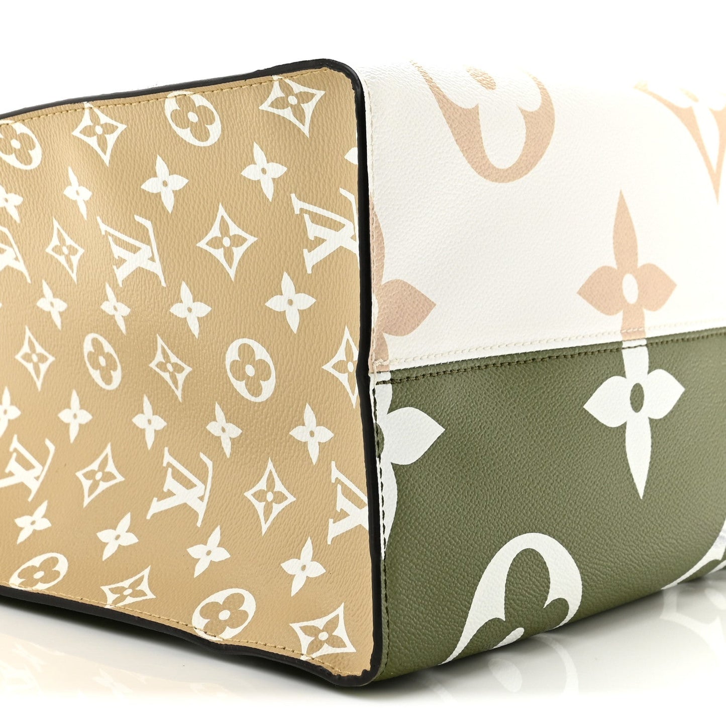 Monogram Giant Onthego GM Kaki Beige