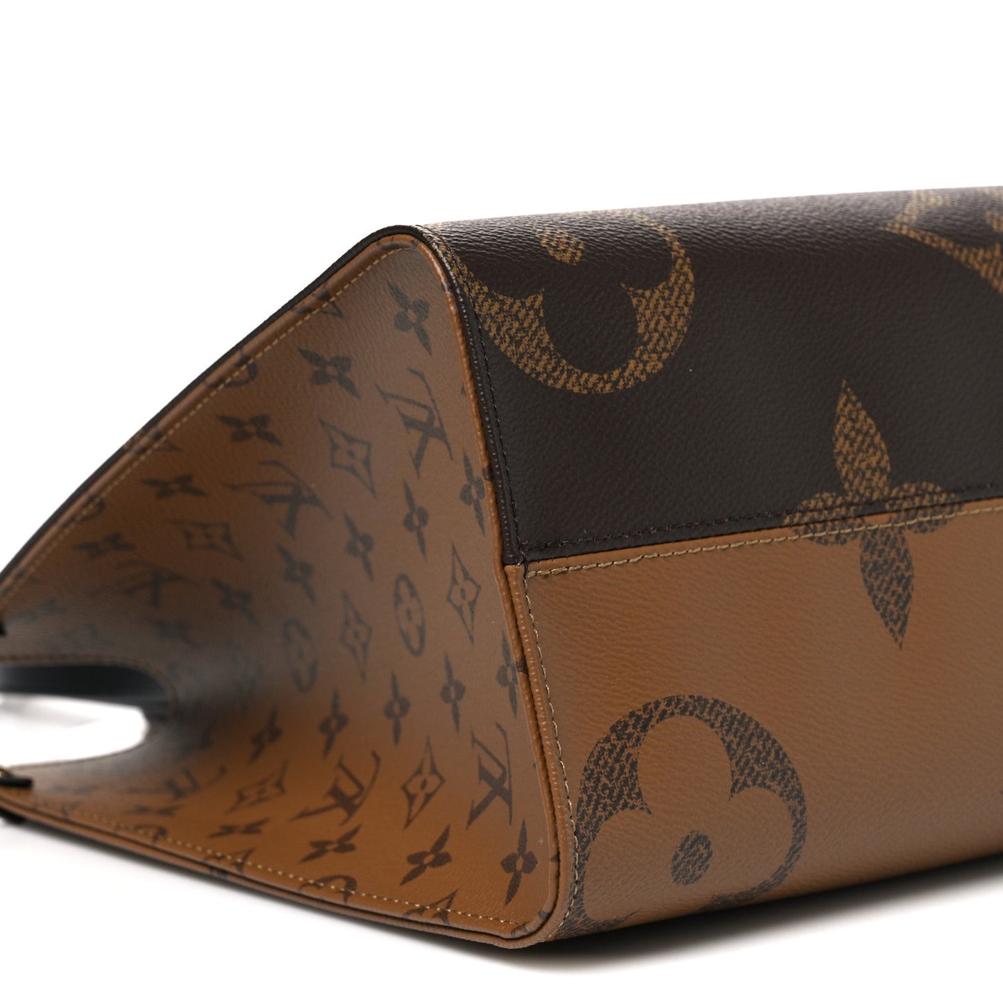 Reverse Monogram Giant Onthego MM