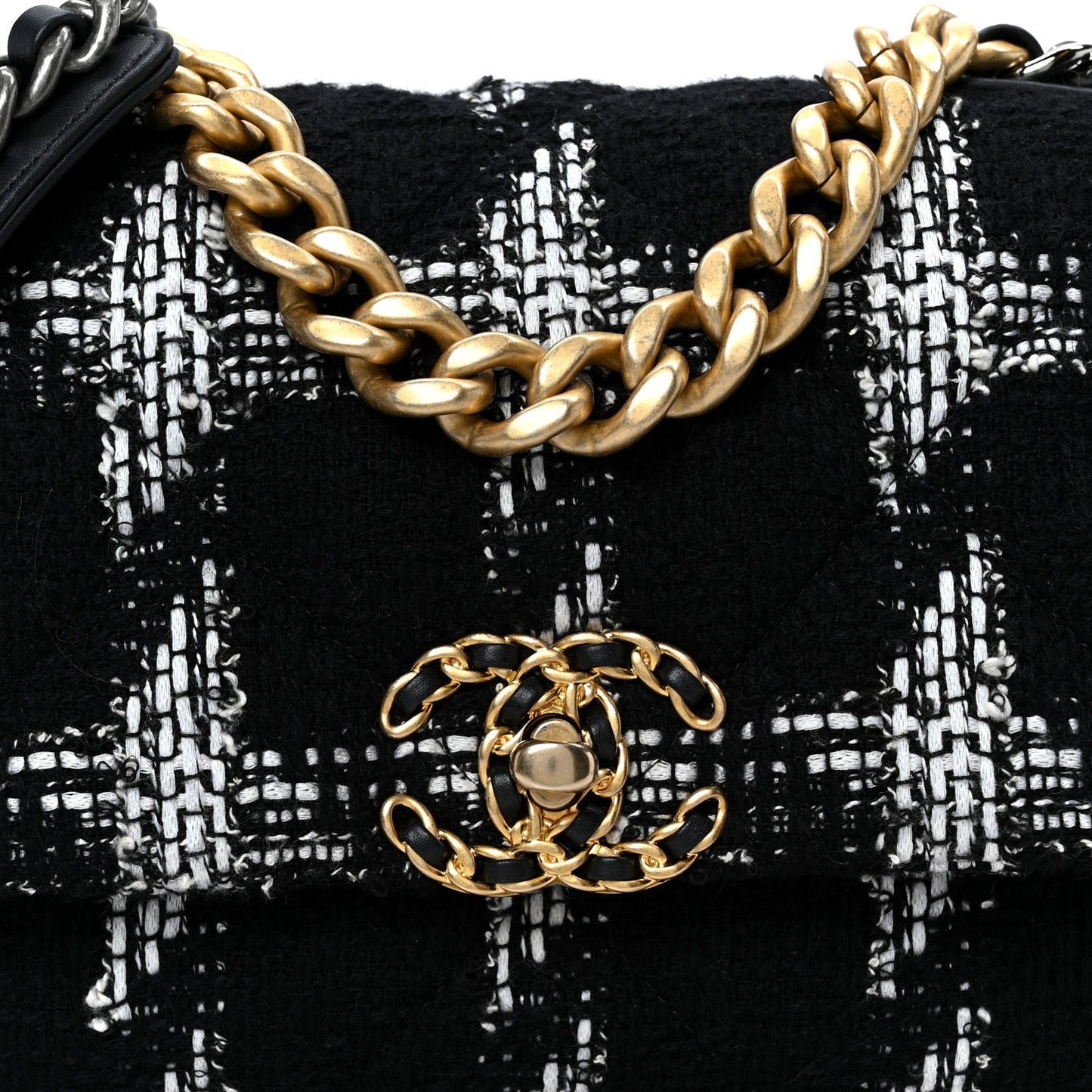 Tweed Quilted Medium Chanel 19 Flap Black White