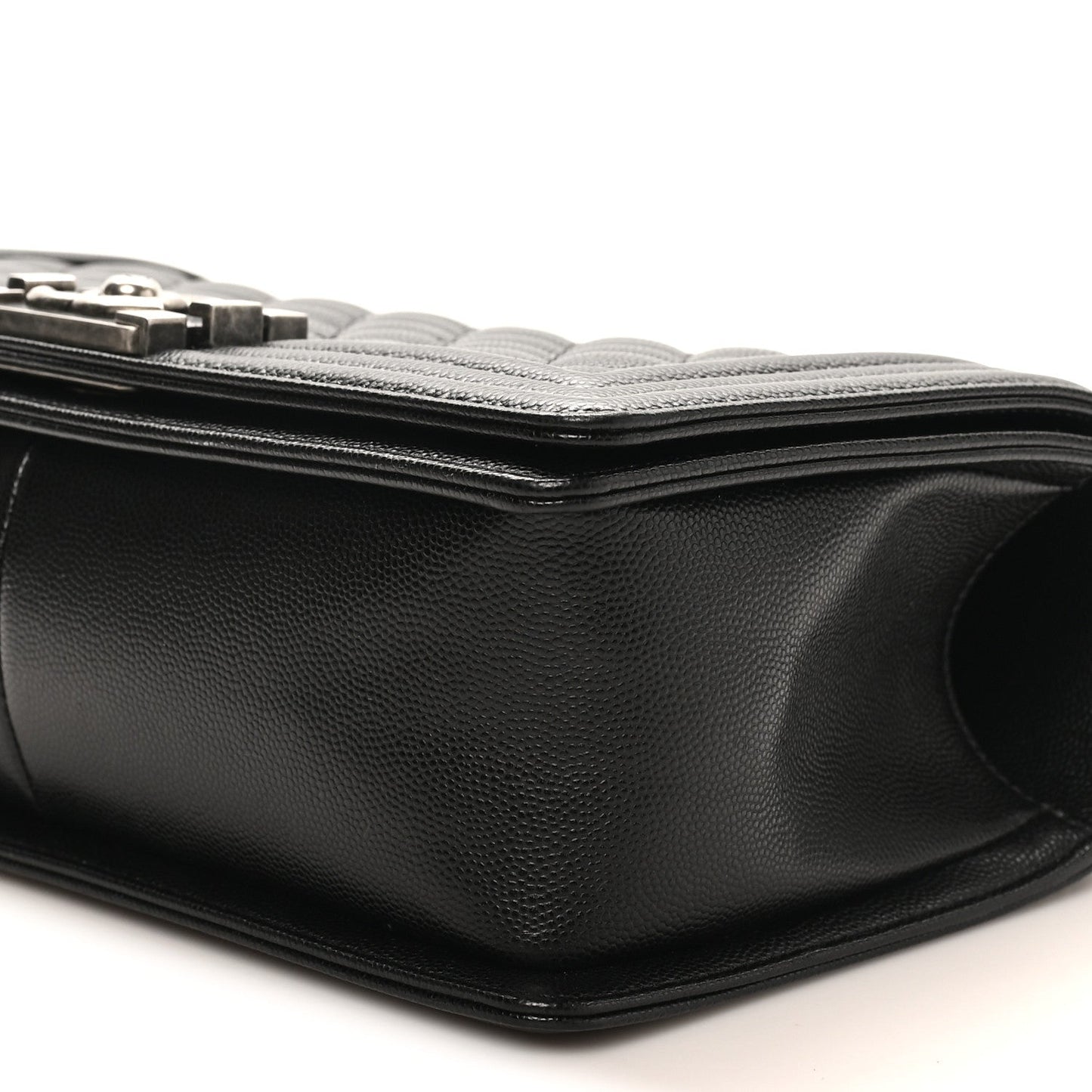 Caviar Quilted Medium Boy Flap Black