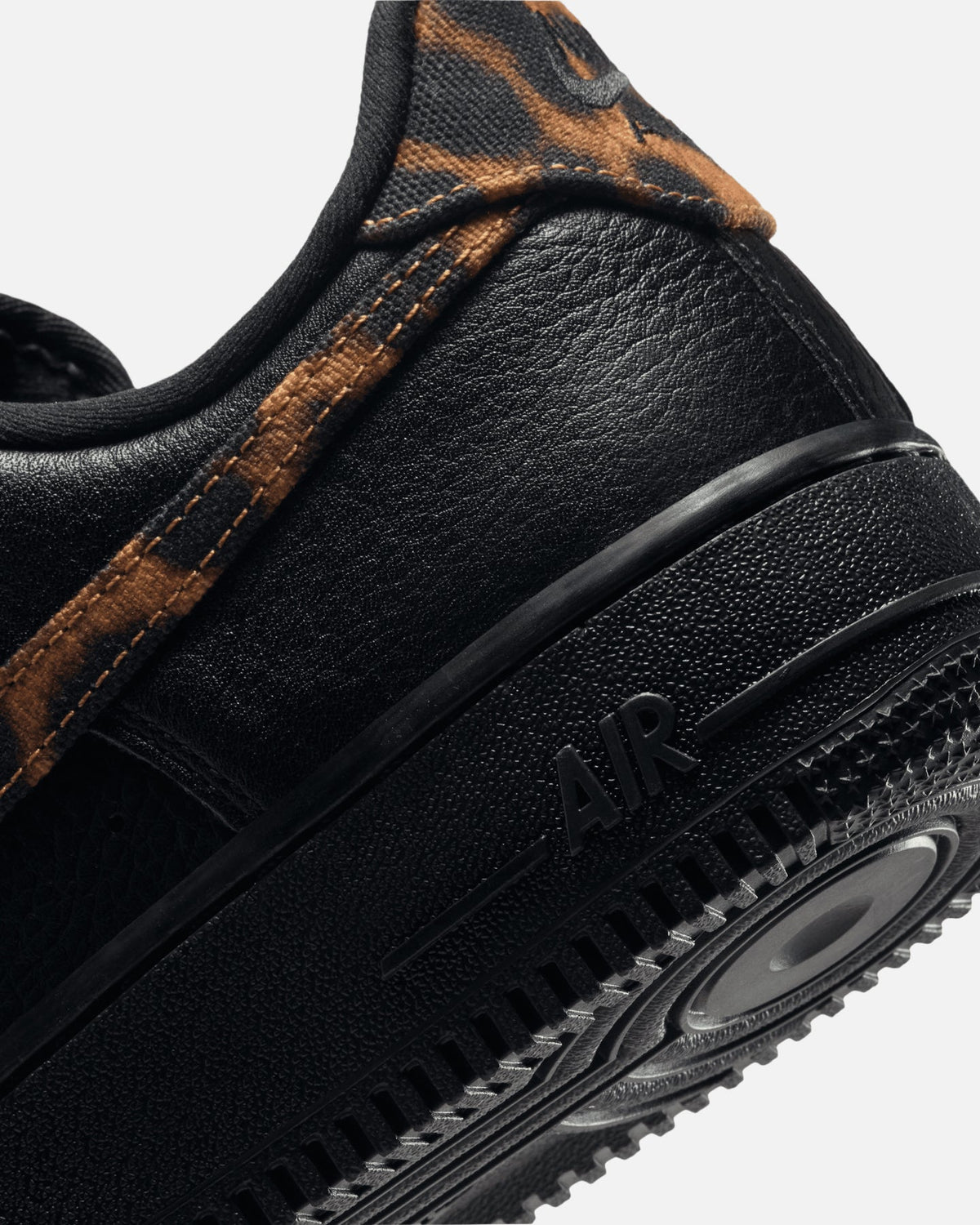 Nike Women's Air Force 1 '07 SE Black/Multi
