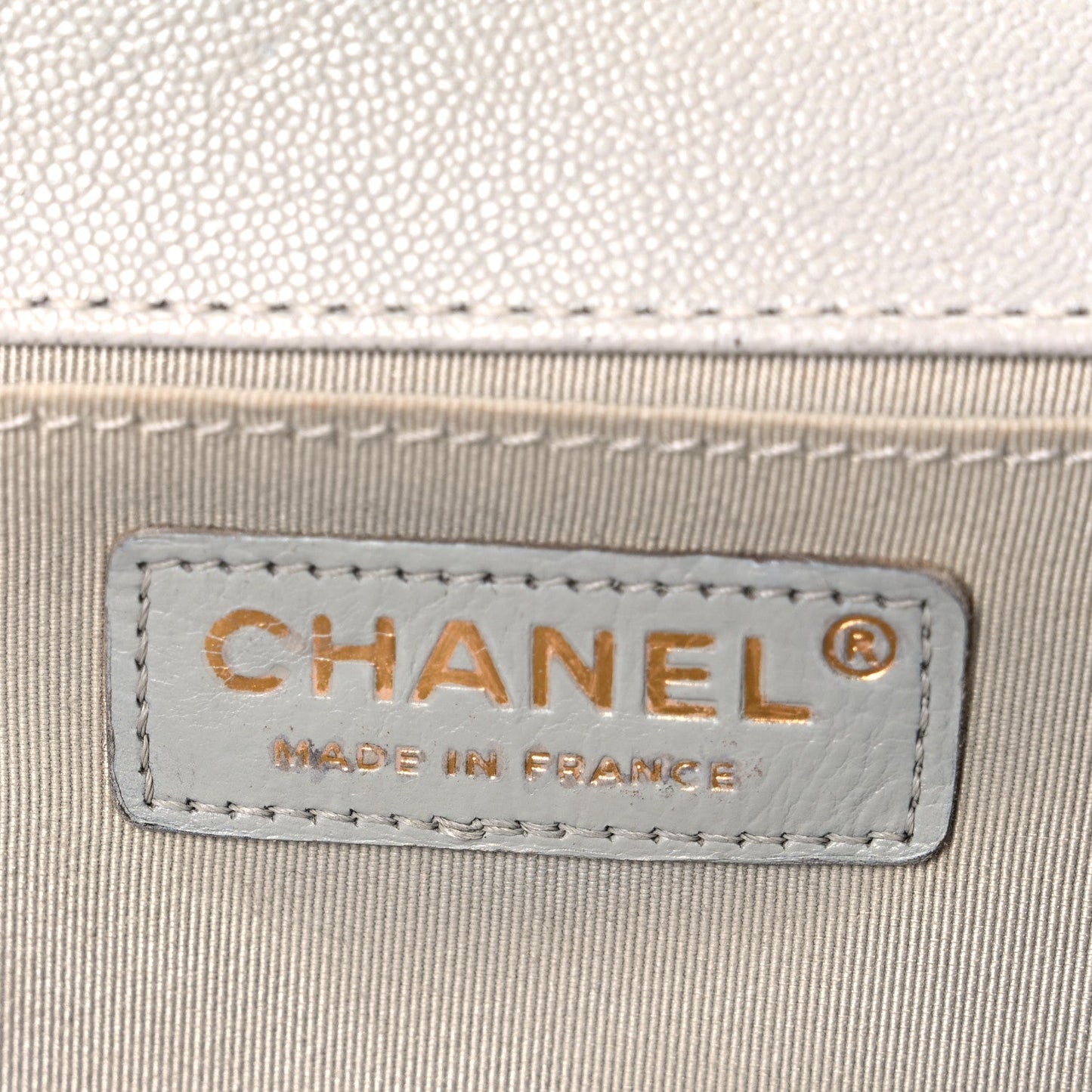 Caviar Quilted Medium Boy Flap Light Grey