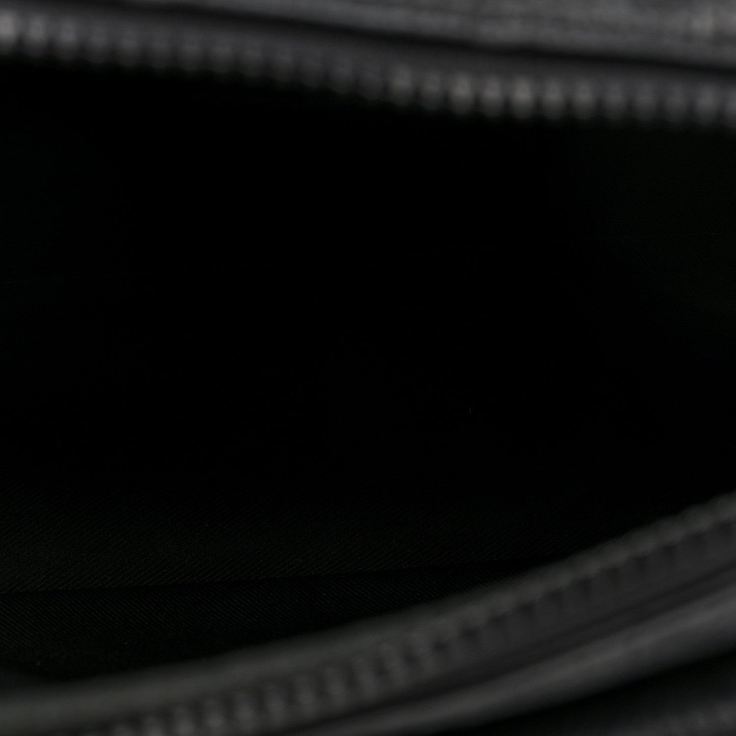 Taurillon Monogram S Lock Messenger Black