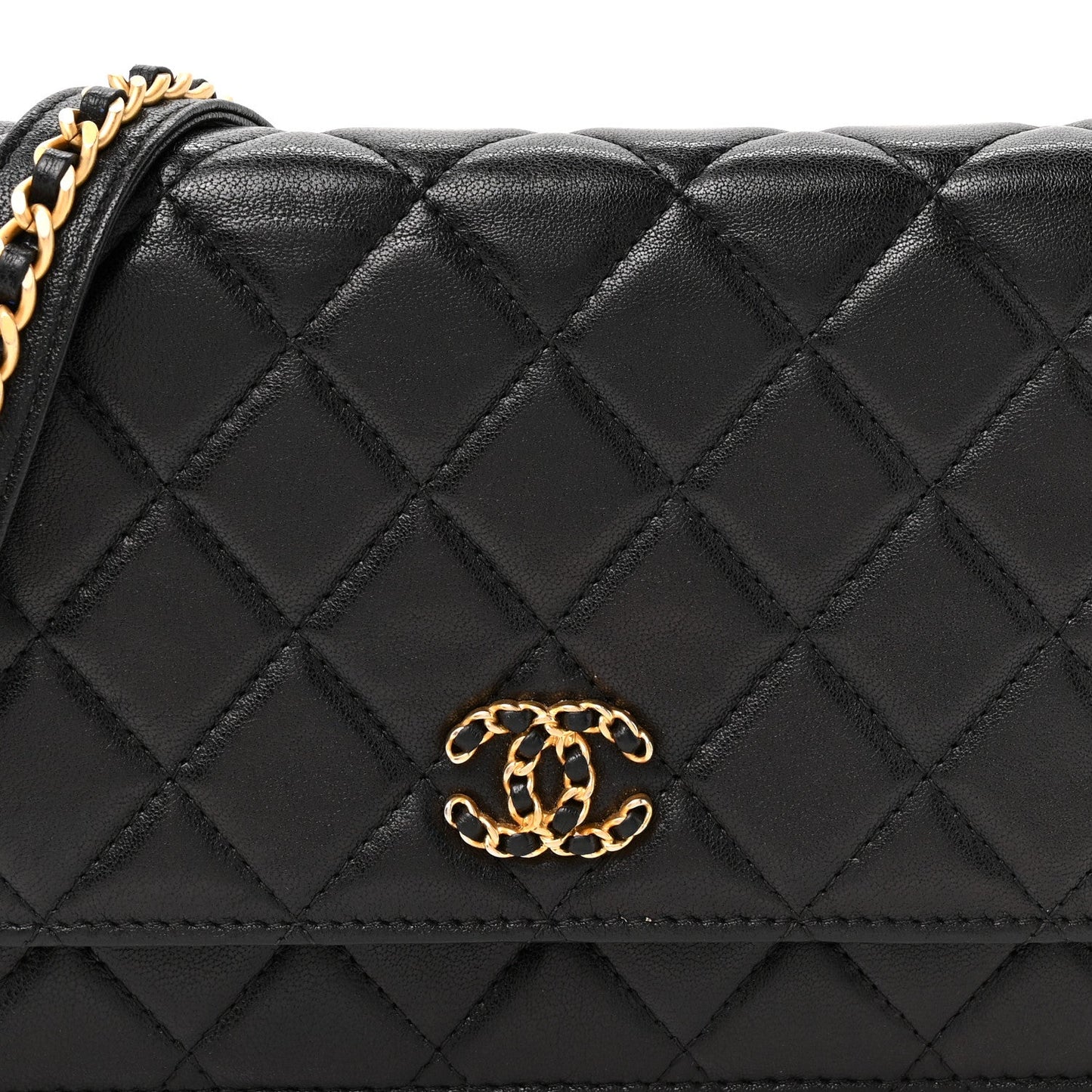 Lambskin Quilted Infinity Wallet On Chain WOC Black
