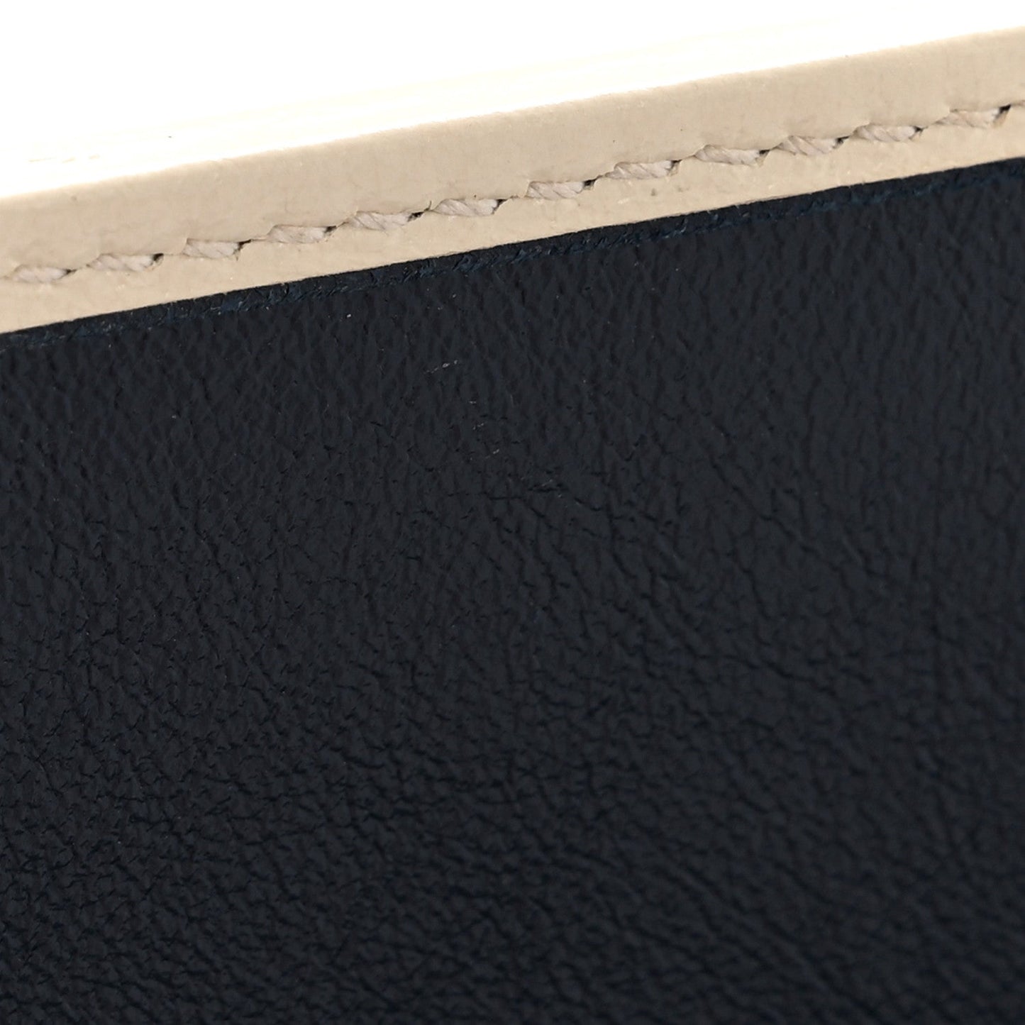 Vintage Effect Calfskin Matelasse Diagonal Torchon GG Marmont Continental Wallet Blue Agata Mystic White