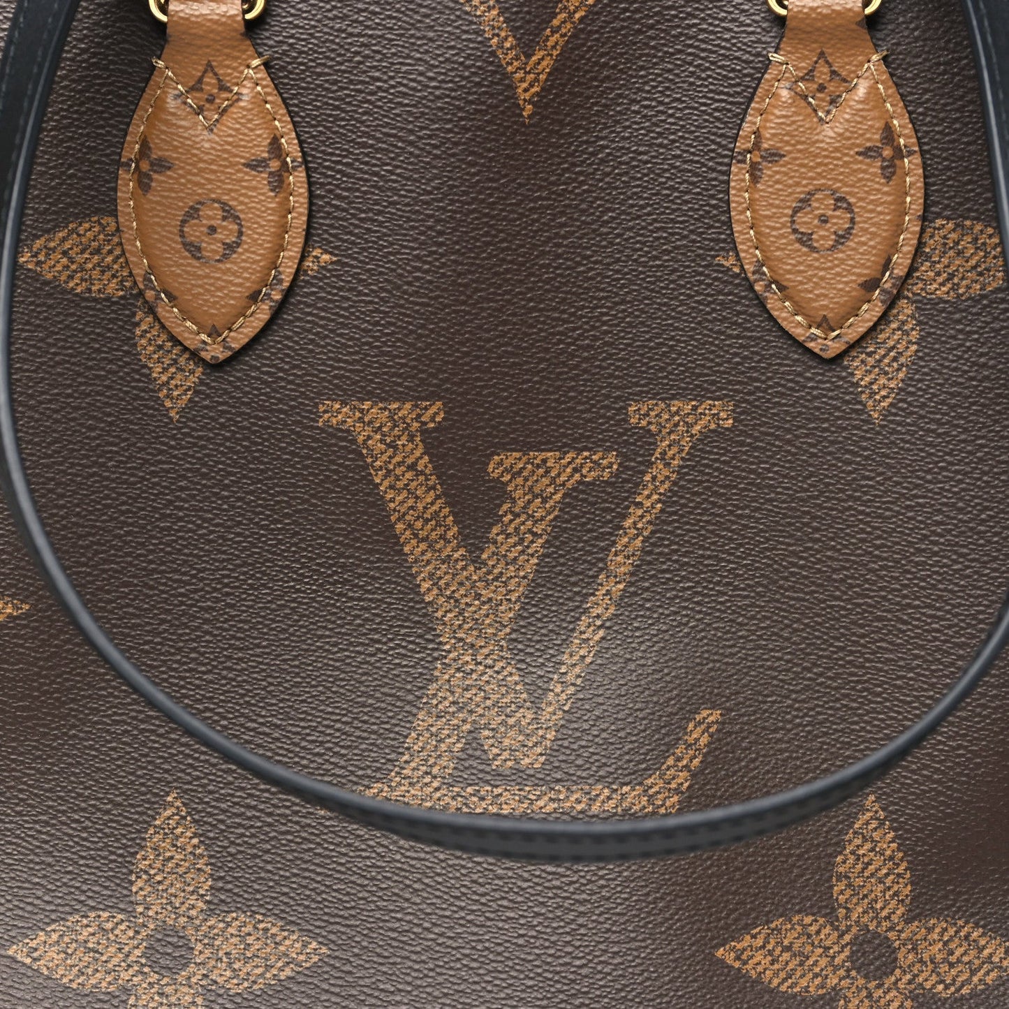 Reverse Monogram Giant Onthego MM