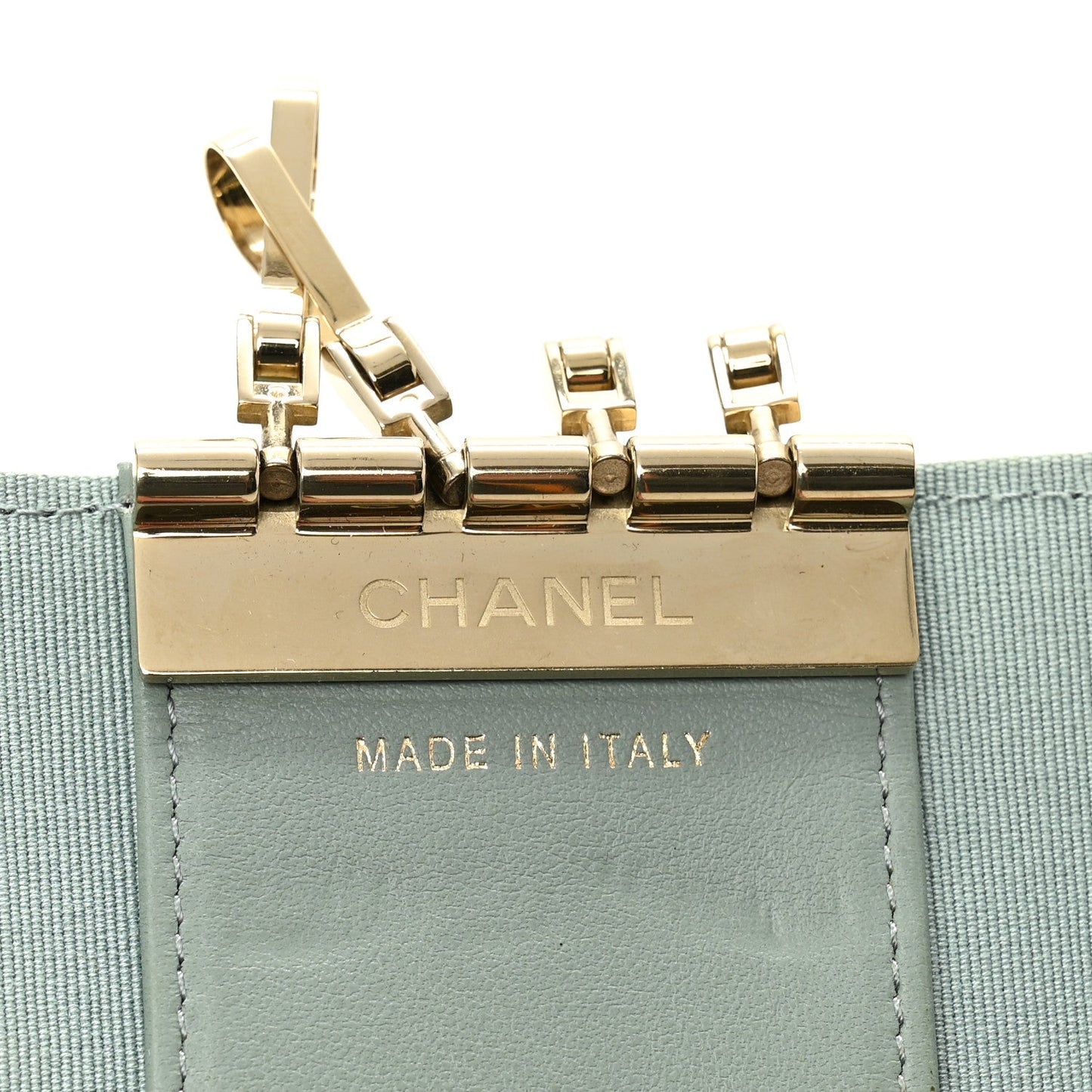 Caviar Quilted Classic 4 Key Holder Wallet Grey