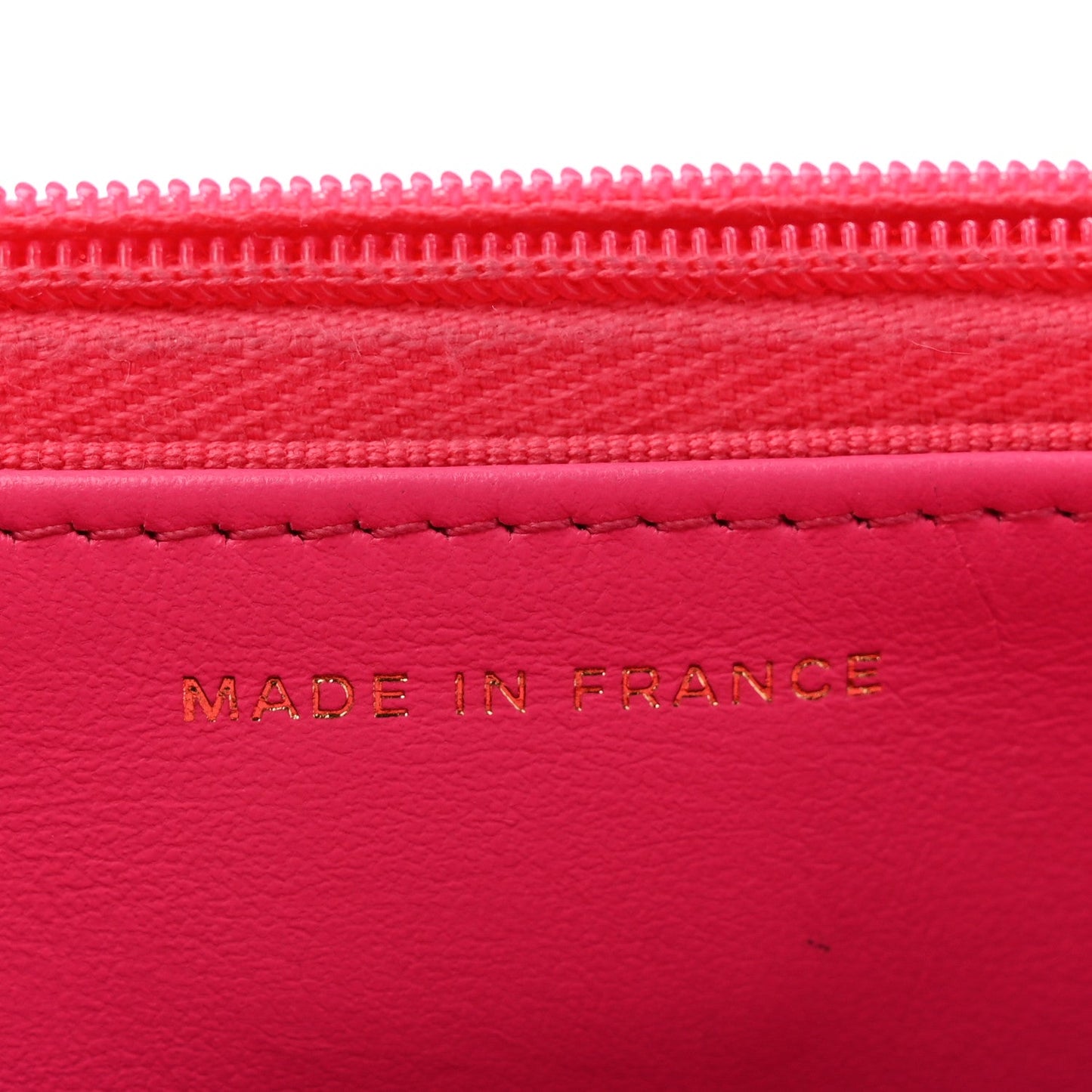 Caviar Quilted Wallet on Chain WOC Fuchsia