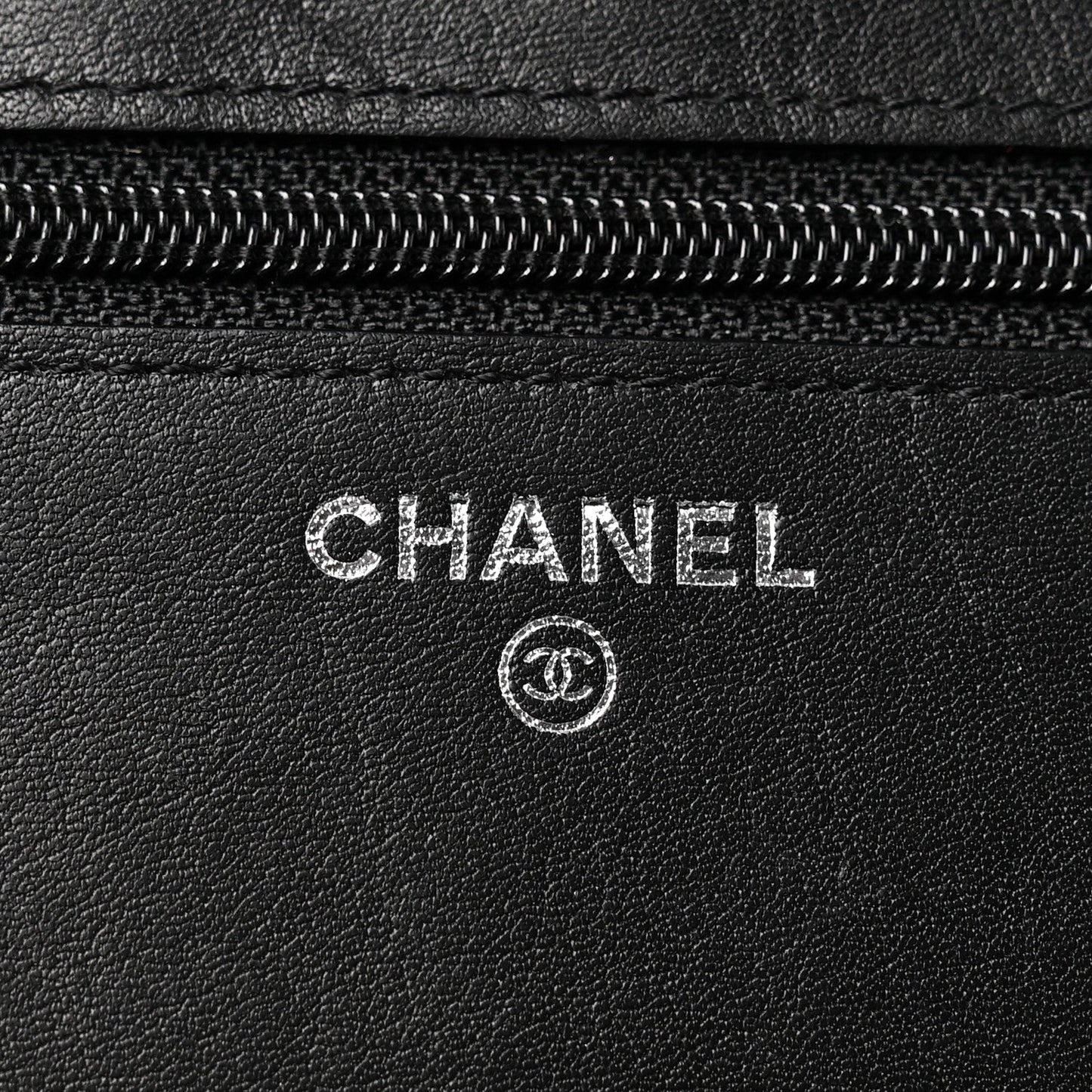 Caviar Sevruga Wallet on Chain WOC Black