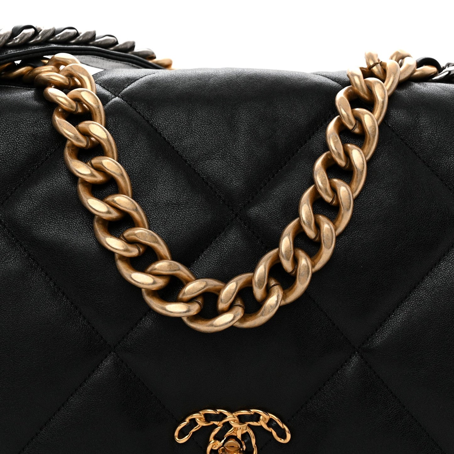 Lambskin Quilted Maxi Chanel 19 Flap Black