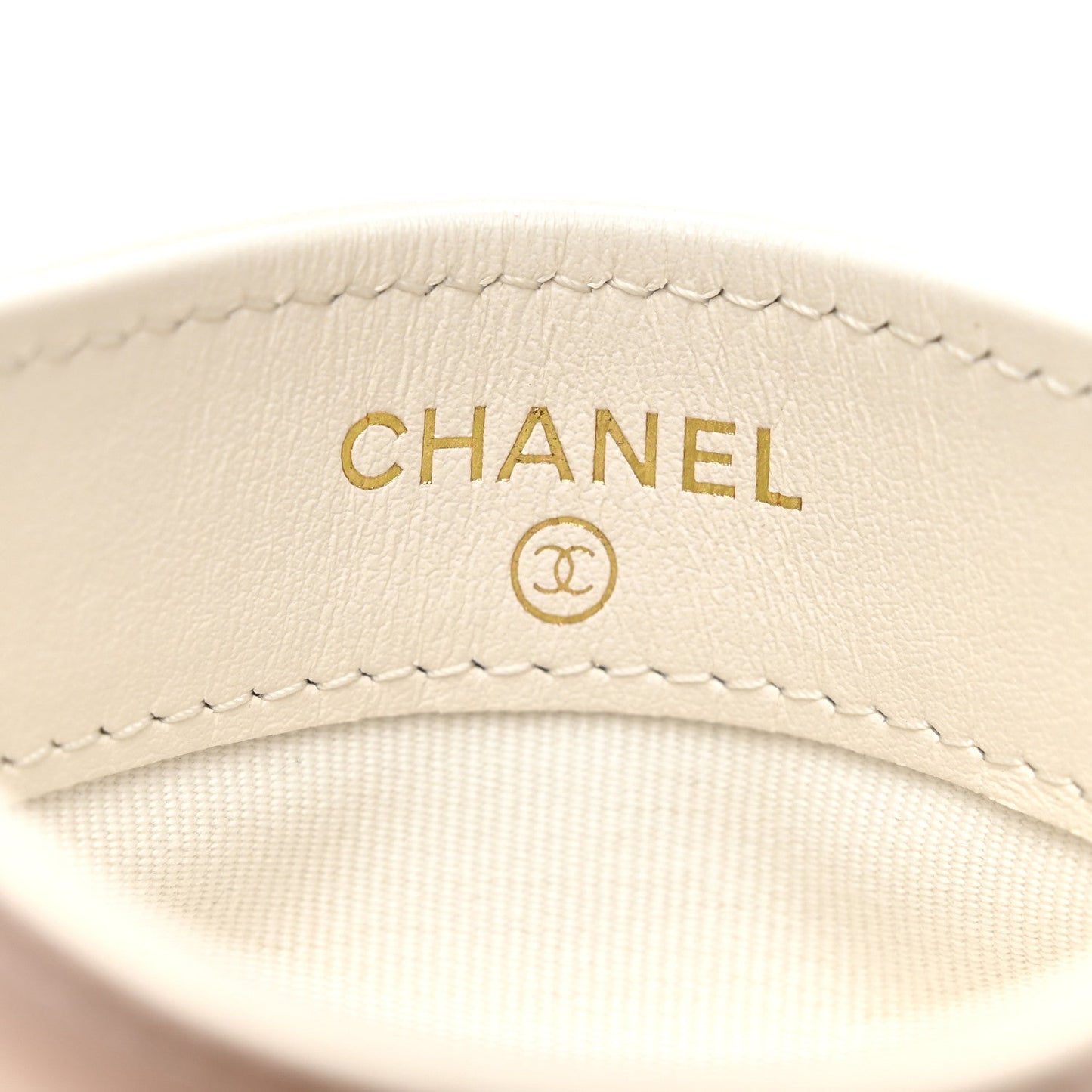 Lambskin Quilted Chanel 19 Card Holder White