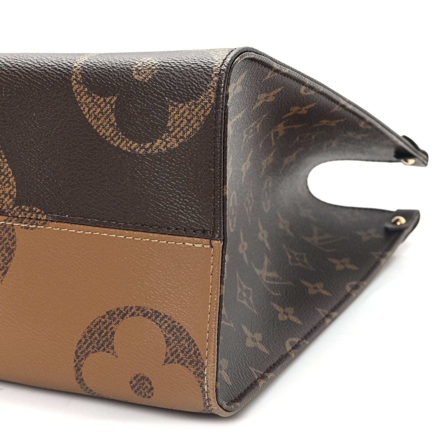 Reverse Monogram Giant Onthego MM